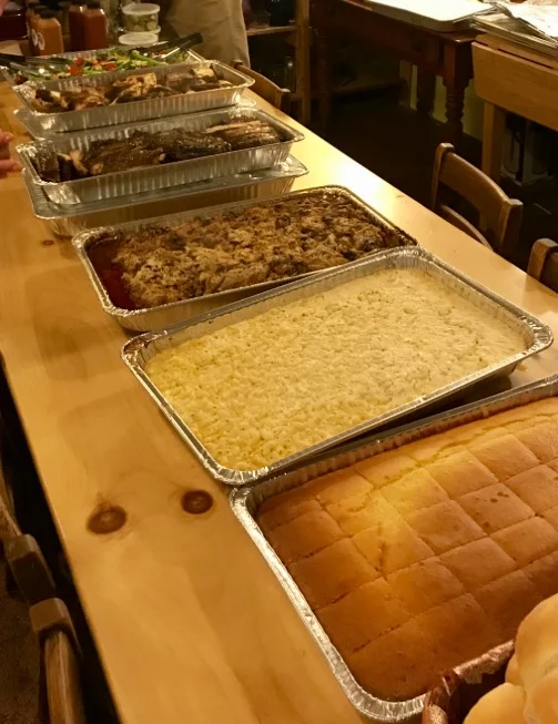 Amazing BBQ spread for the Friday rehearsal din! Mmmmm corn bread! Strategy #3 : Pick n Choose . - Treat yourself to what you really want. Corn bread is one of my favorite foods so naturally I wanted a piece. I treated myself to that + another small piece of a piece. Another food I don't have often and love is mac n cheese so had about 1/3 cup of that + pulled pork. I skipped the ribs and extra rolls since I was already getting my carbs and wanted the pulled pork more then the ribs and chicken. Strategy #4: Plate Method - Keep the plate method in mind. Something like the picture below where your plate consists of 1/2 veggies and the rest protein and starch. In my case the big salad was my veg, the pulled pork was my protein and fat, and my corn bread + mac was the starch. 