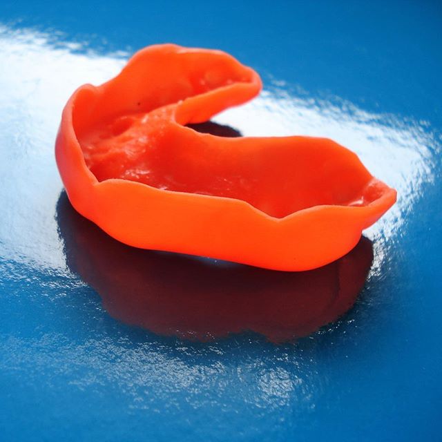 🔖 Tag someone is who is contemplating getting a custom made mouthguard. They may thank you. Click on the link on my Bio for more info! ⠀
.⠀
.⠀
😷Treatment: Alginate impression for the manufacture of a custom made mouthguard⠀
🎯Purpose: To protect te