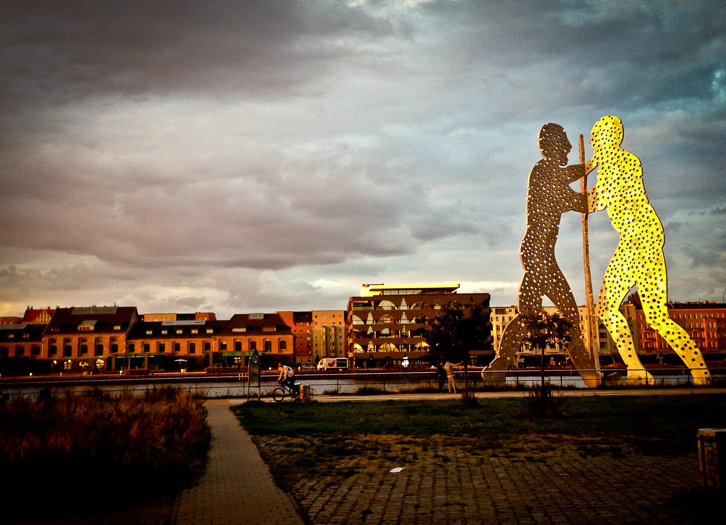    Molecule Man, monumental metal sculpture, human figures with holes, Treptow district, Berlin, Germany, Europe. Photo © 2013 Lee A. Litas | All Rights Reserved 
