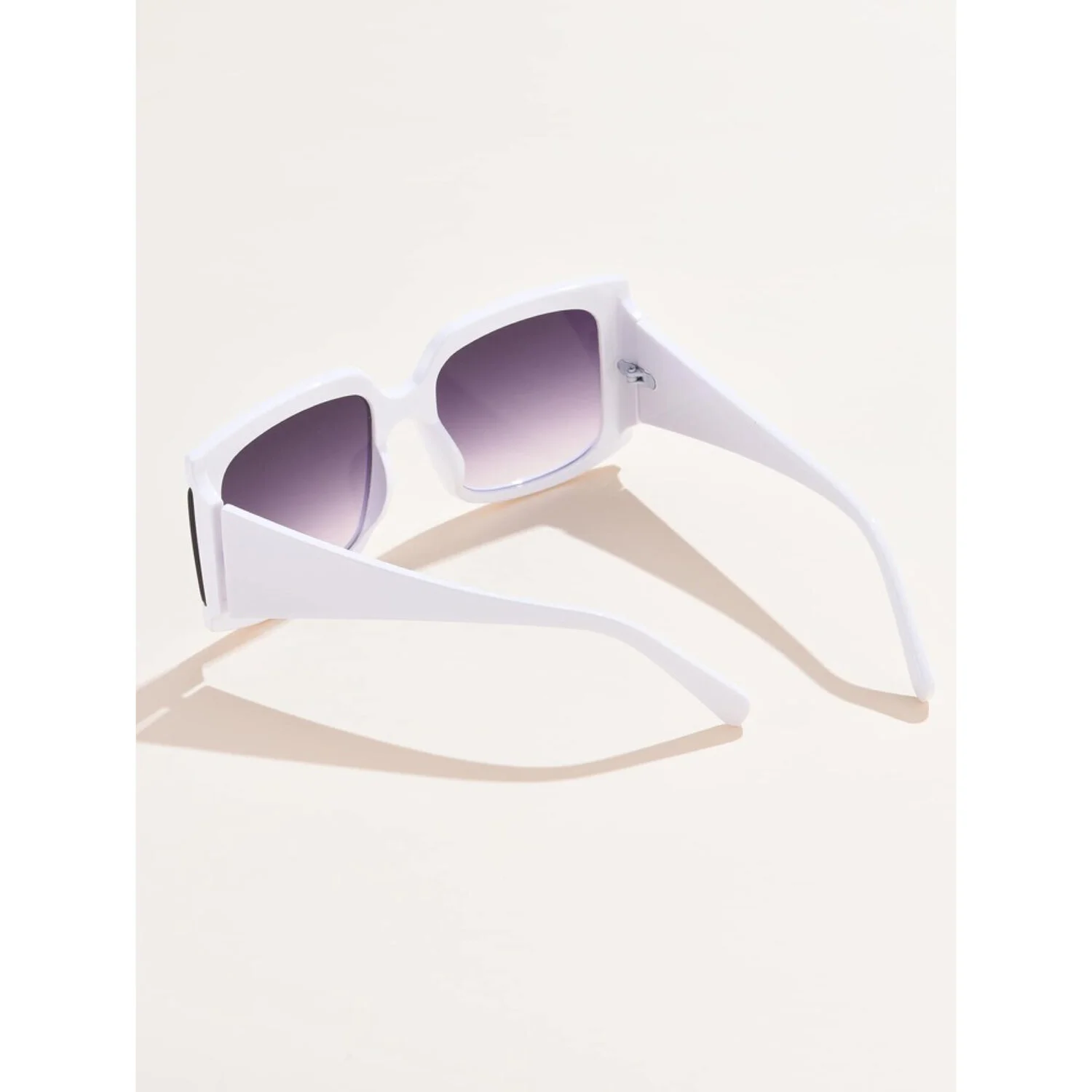 CFFD612E-3762-45BE-B9E0-C898D8D969D9