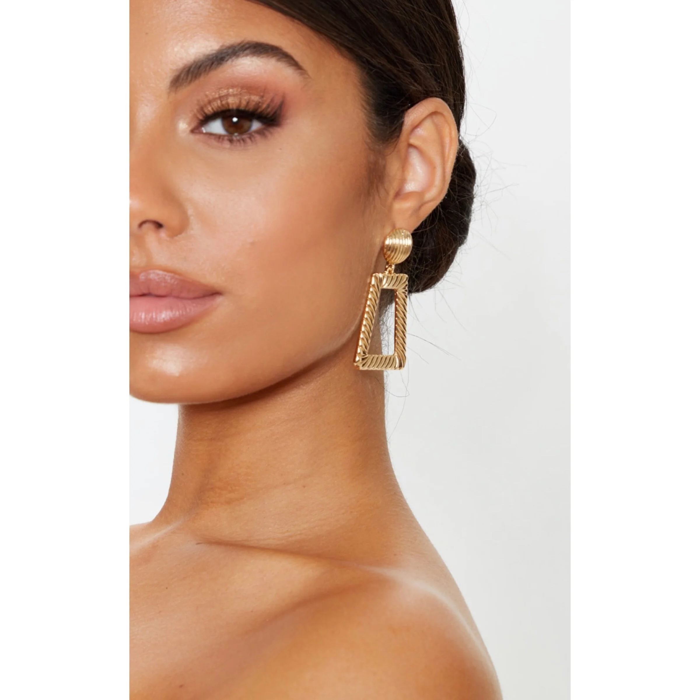 2D1EBB70-458F-4589-AB5E-BFCEF2B22C2A