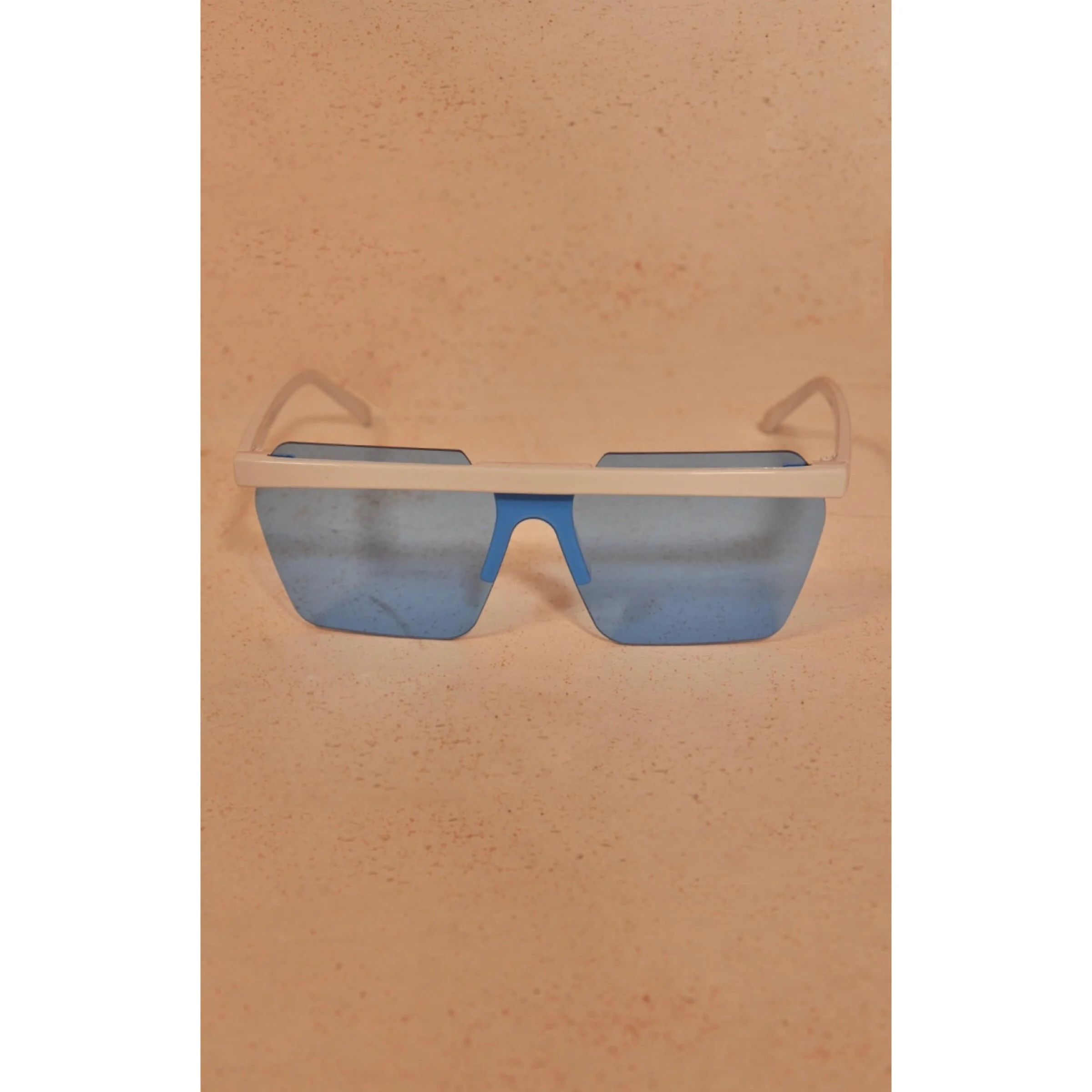 B701D9C1-4FC4-438B-A605-805869EA7B73