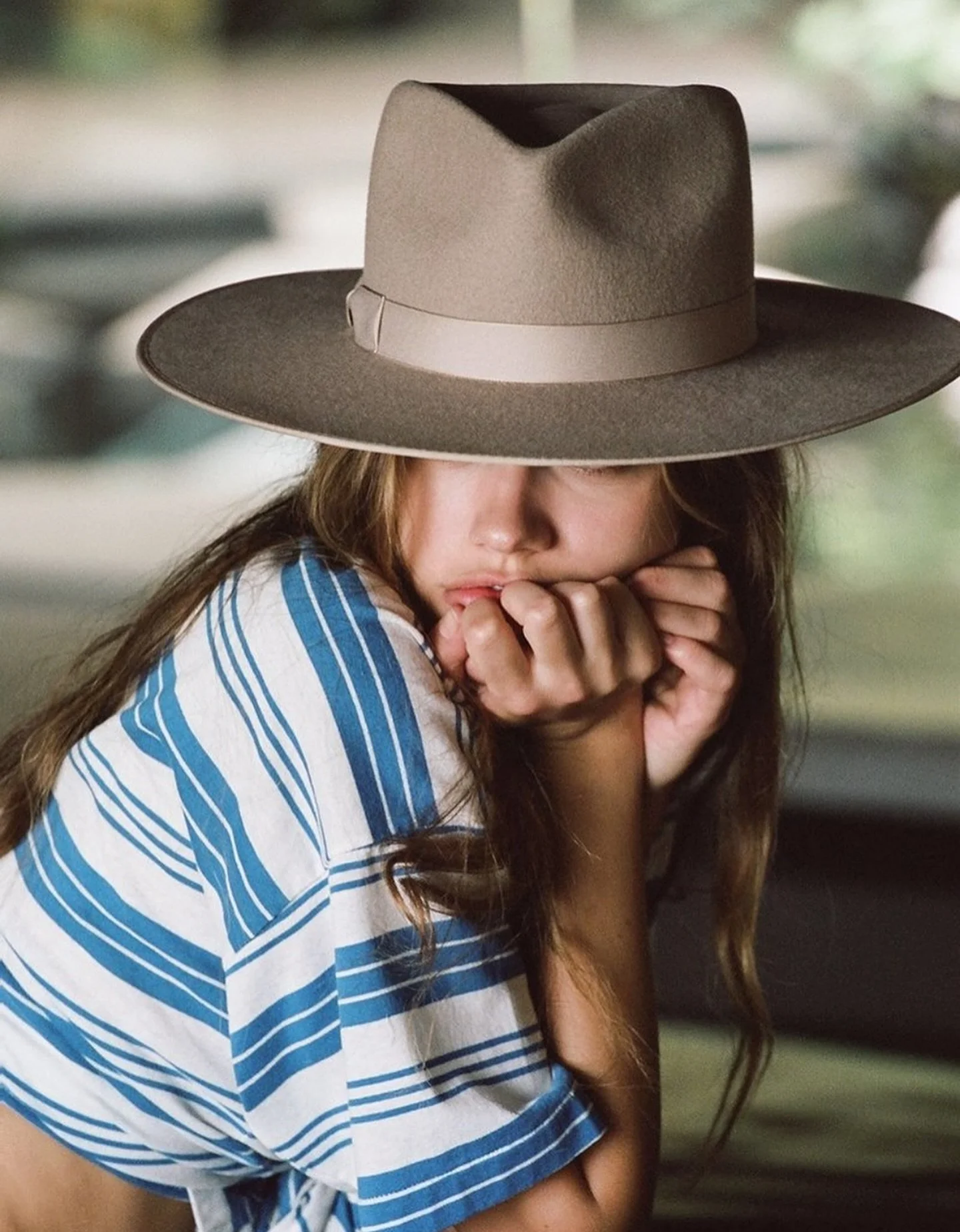 Accessories for every look // THE MIRAGE Fedora - online now! #linkinbio☝️