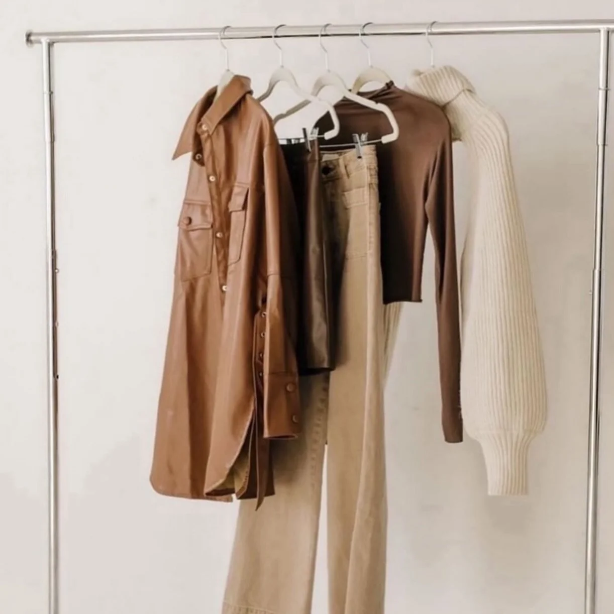 New fall arrivals online now! #linkinbio👉💻 #fallshop #falltones #newarrivals