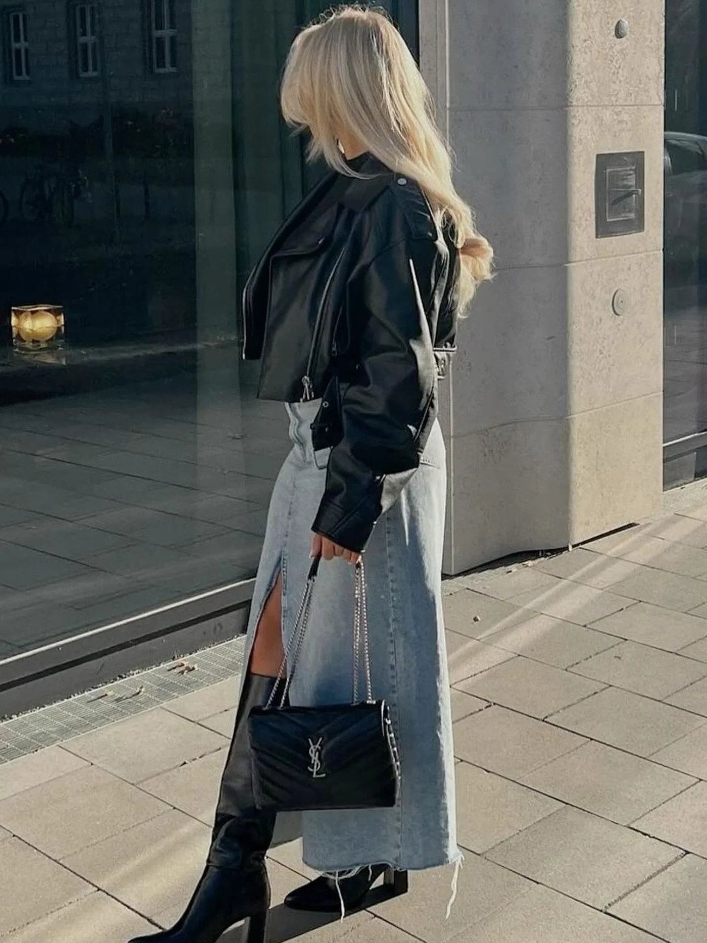 Ready to wear staples - denim midi skirt&rsquo; // #shopsohostyle.com #ootd #fallshop🍂