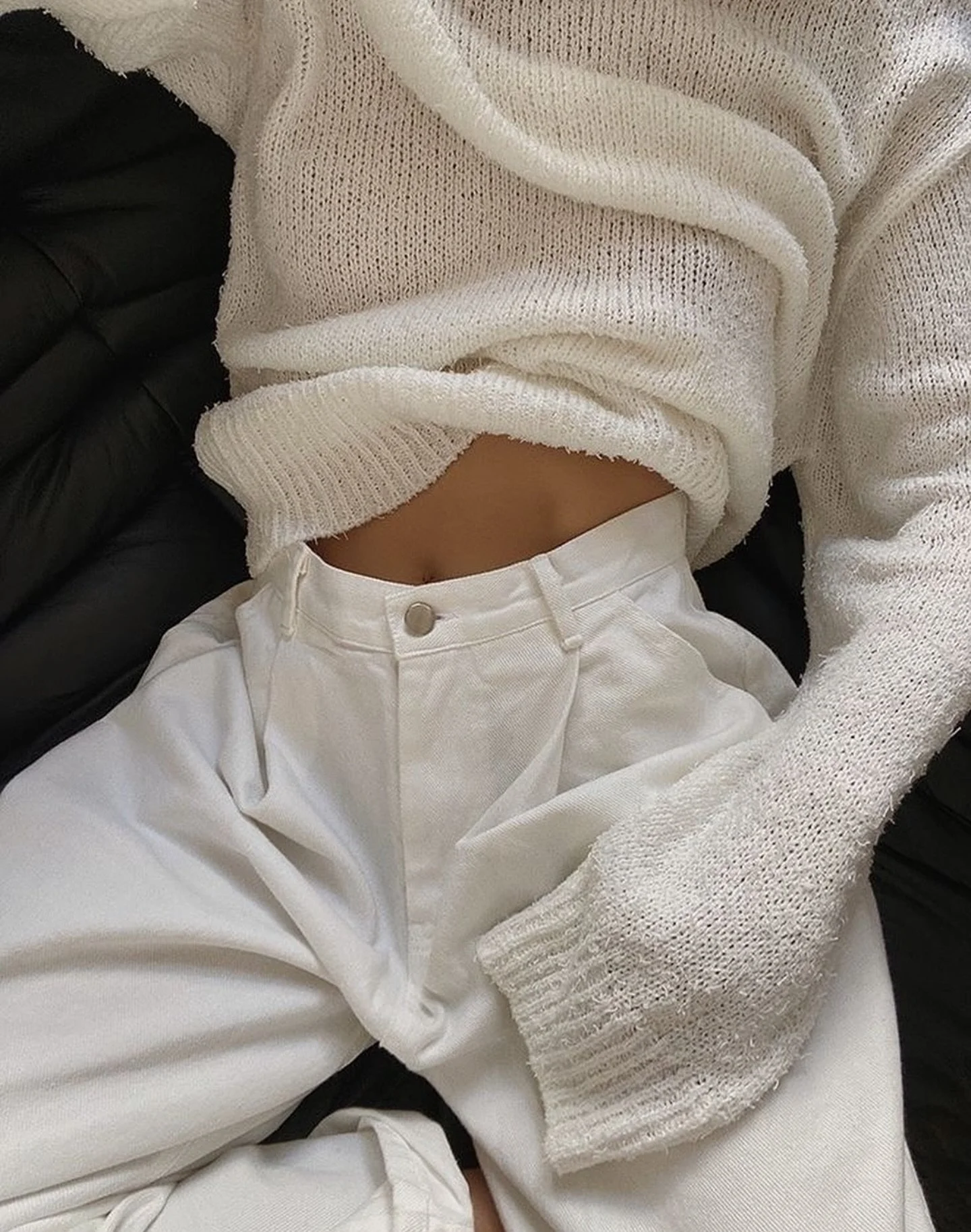 Saturday comfies 💭

search: Camilla slouch denim + Xavia ivory knit sweater 

Link in bio! #shopsohostyleboutique #weekendlooks