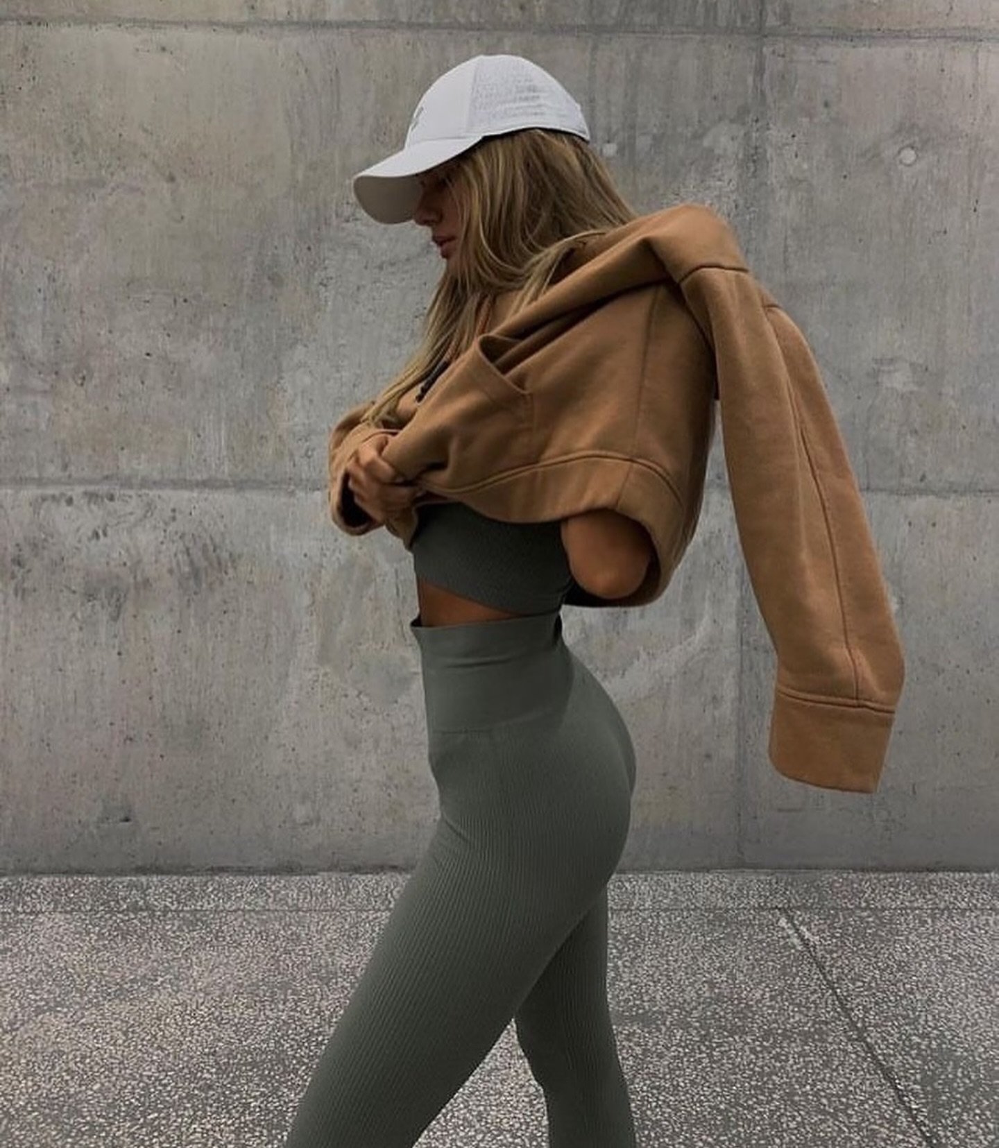 SOHO SPORT 👟 // link in bio #onlineboutique #newarrivals