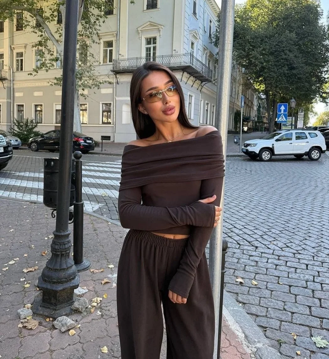 The essentials 🤎 // www.shopsohostyle.com #linkinbio