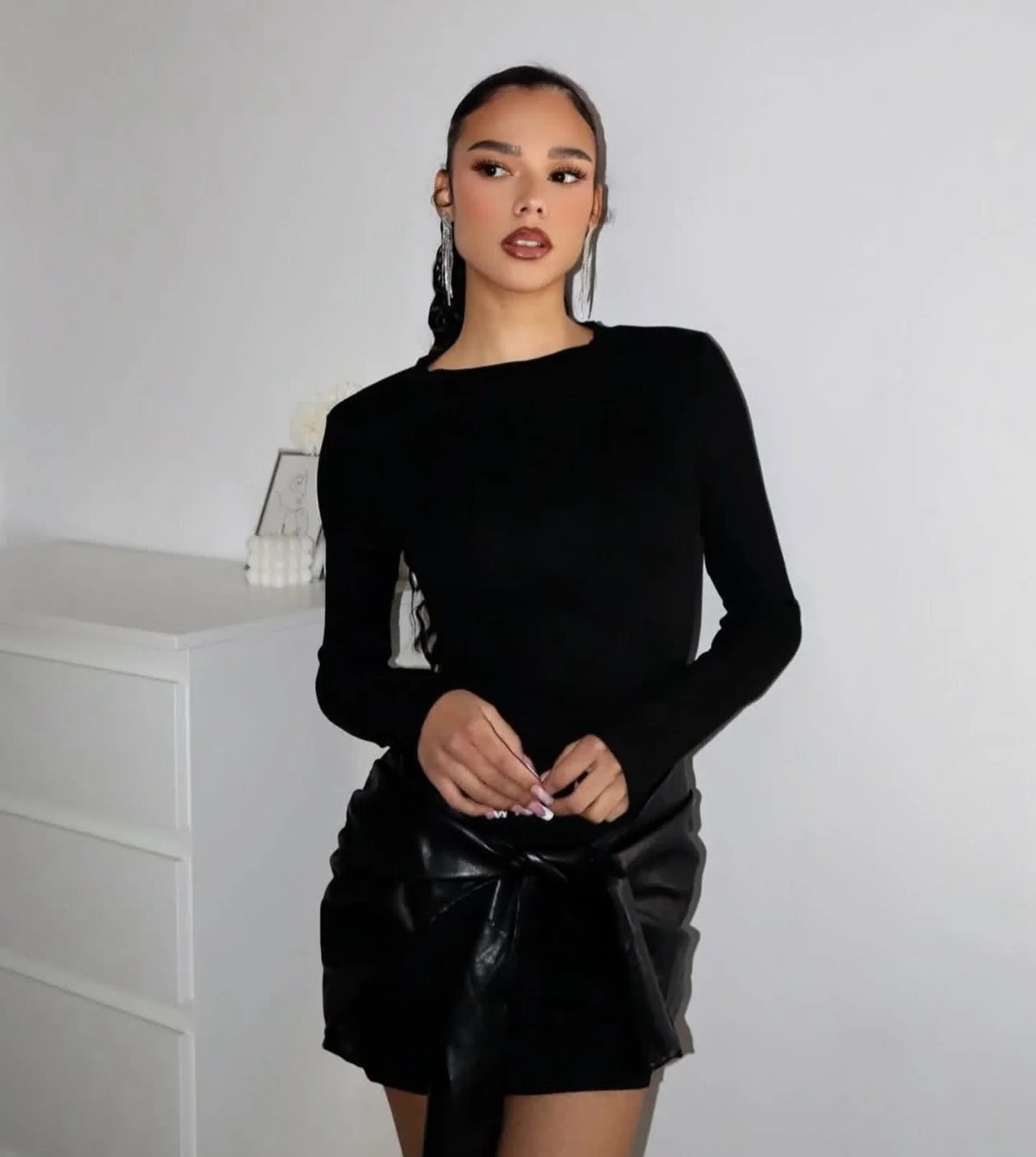 Holiday looks ✨🖤 // www.shopsohostyle.com #linkinbio👆