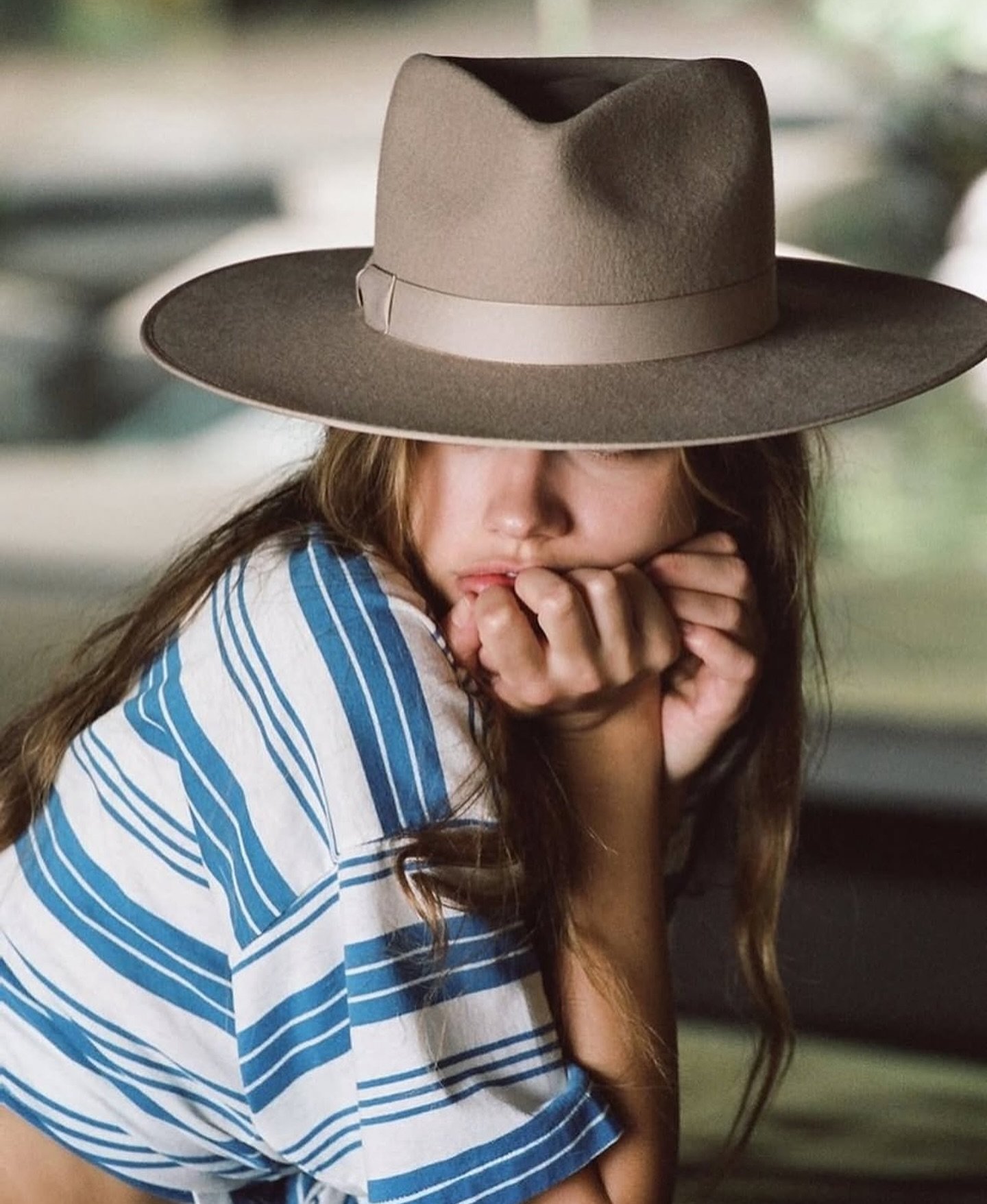 Complete your look with must-have accessories 🤍 // www.shopsohostyle.com #linkinbio☝️