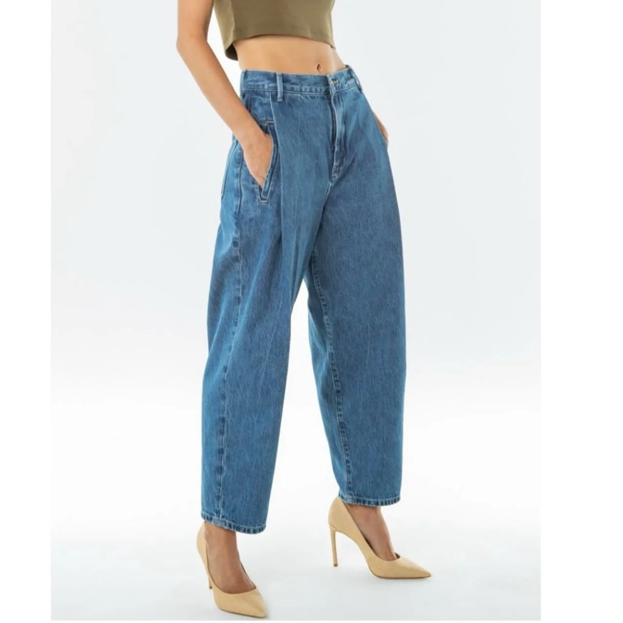 Easy denim online now >> www.shopsohostyle.com #linkinbio👆