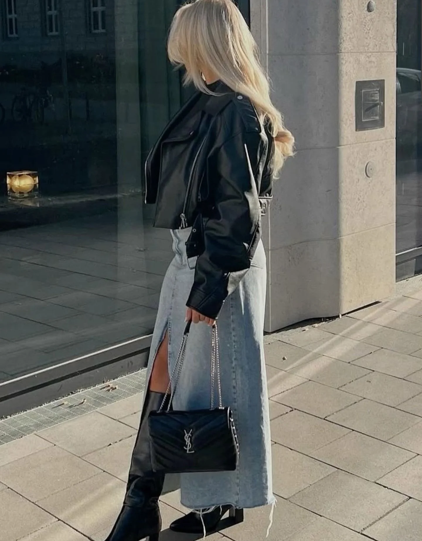 Texture play 🖤

search: Steve Madden denim midi skirt 

Link in bio! #shopsohostyleboutique #onlineshopping #boutiquestyle