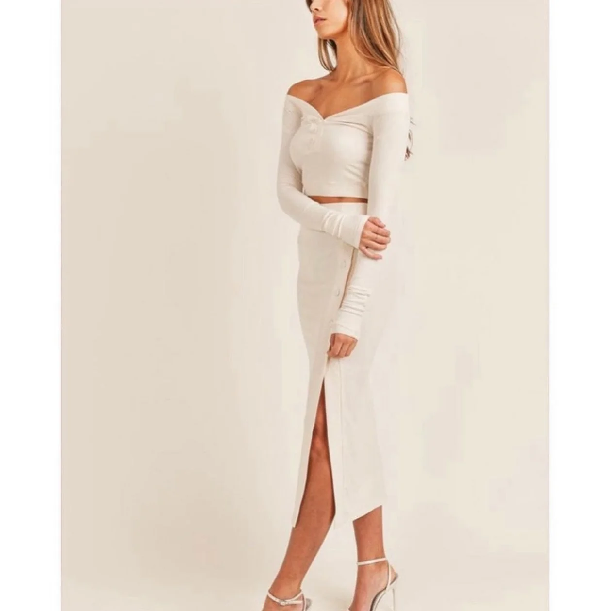 Spring SETS for the win!! 🤍 

search: set for life two-piece set 

Link in bio! #shopsohostyleboutique #matchingsets #boutiquestyle