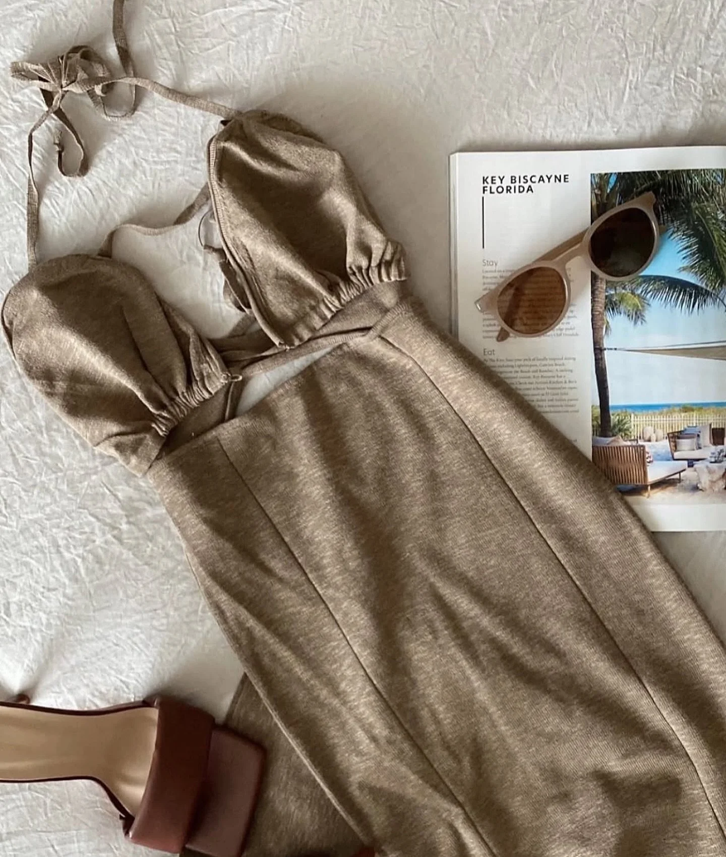 Spring never looked better 🤎

search: cutting loose bodycon midi dress 

Link in bio! #boutiquestyle #dresses #onlineshop #newarrivals