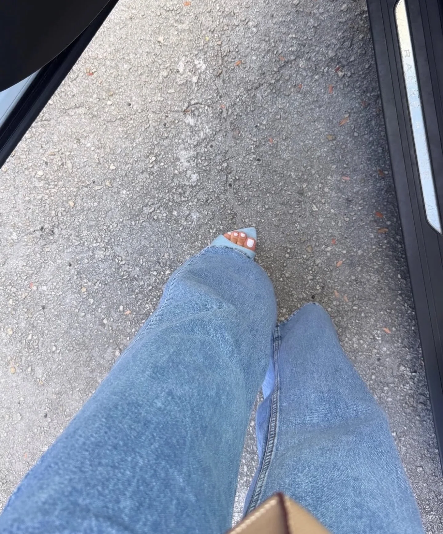 THE KALIA wide leg jeans >> www.shopsohostyle.com #linkinbio👆