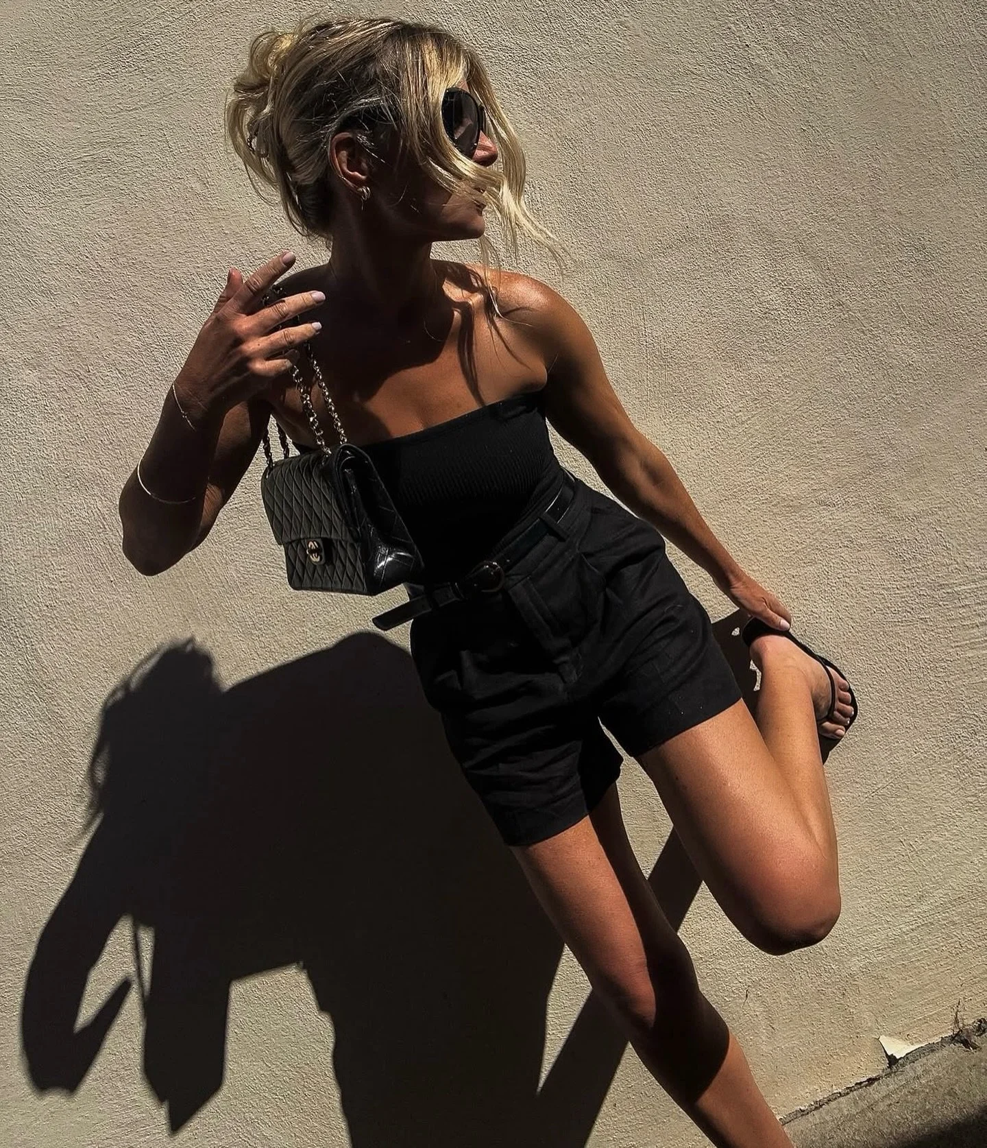 Back to basics 🖤 // Elowyn tube top - online now! #linkinbio