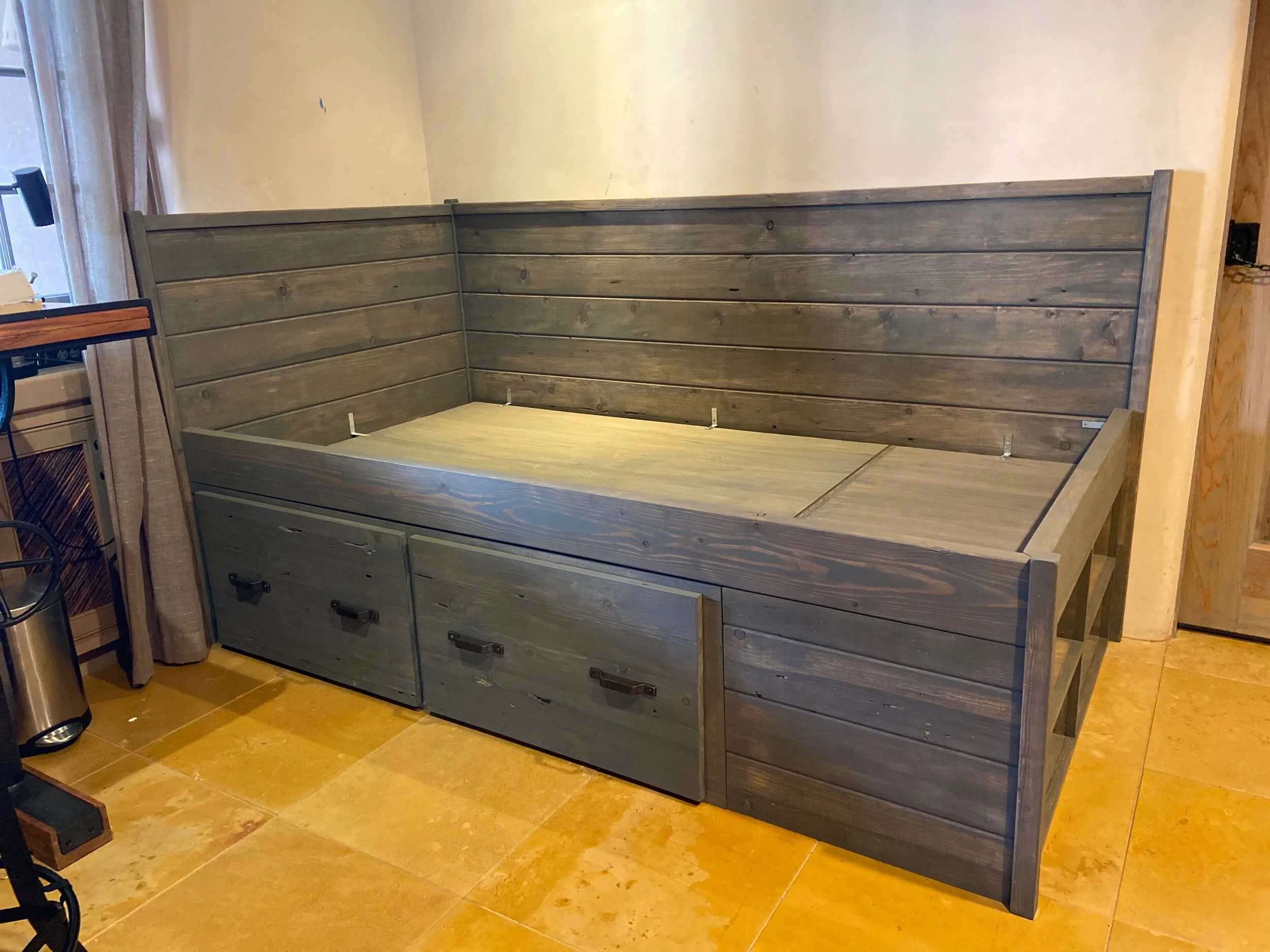 9331A452-B6C0-4347-8C96-8C4CCB101BA9