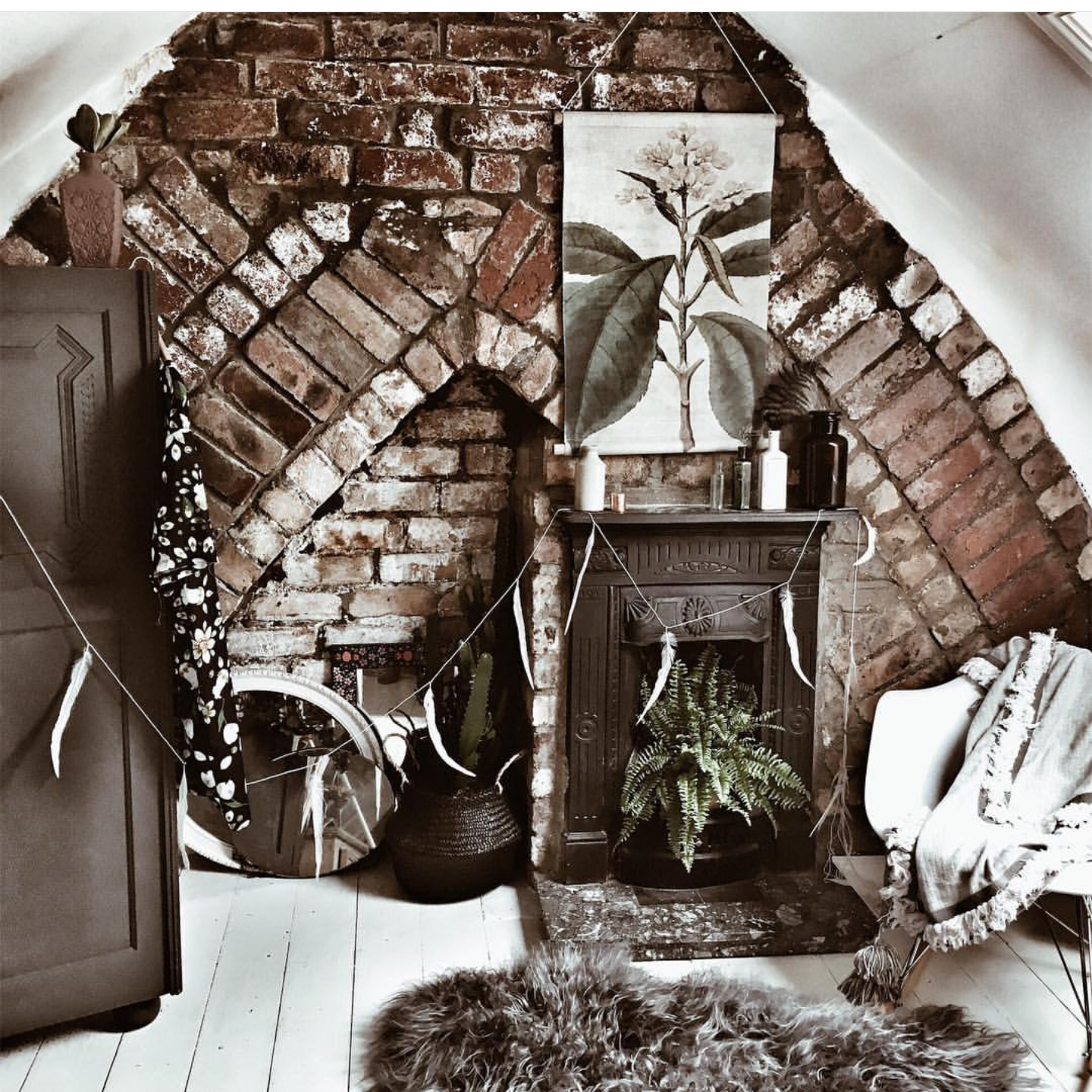 Beautiful Bare Brick Boho Bedroom inspiration from @hygge_for_home