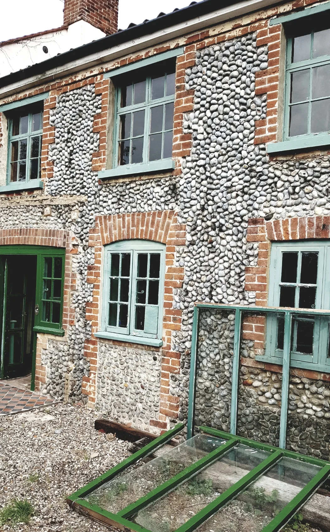 Edenhall as it looked when Vicky and Chris first went to view it