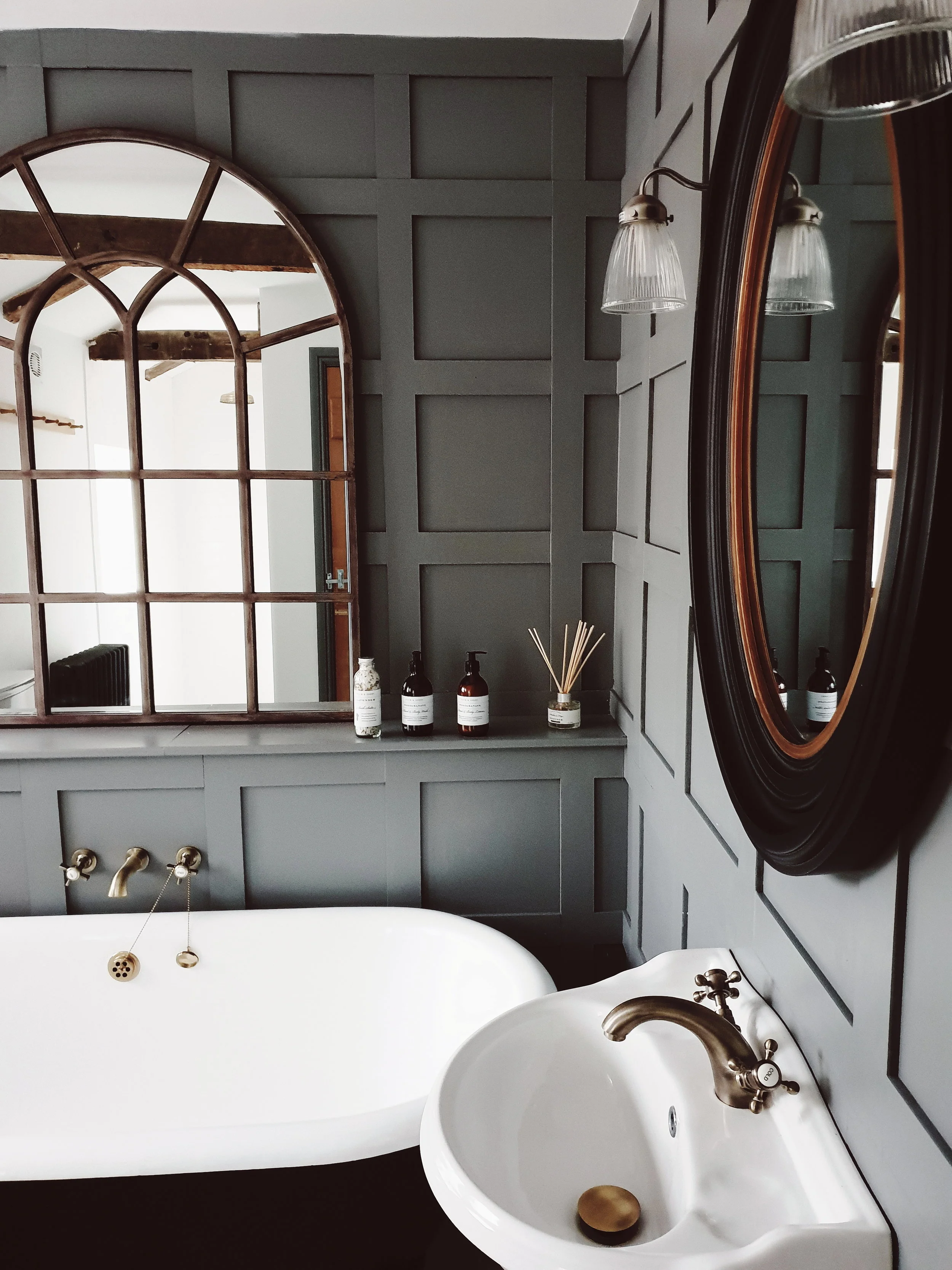 The family bathroom with fabulous Georgian style pannelling