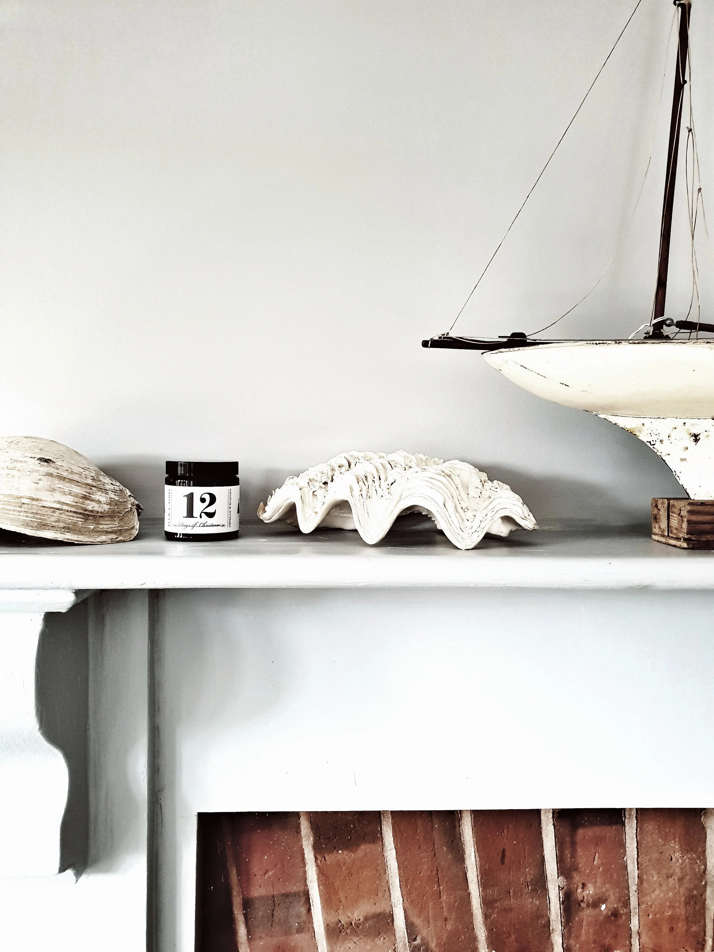 I love all of the subtle nods to coastal decor that Vicky has included in the cottage without it ever feeling beach themed