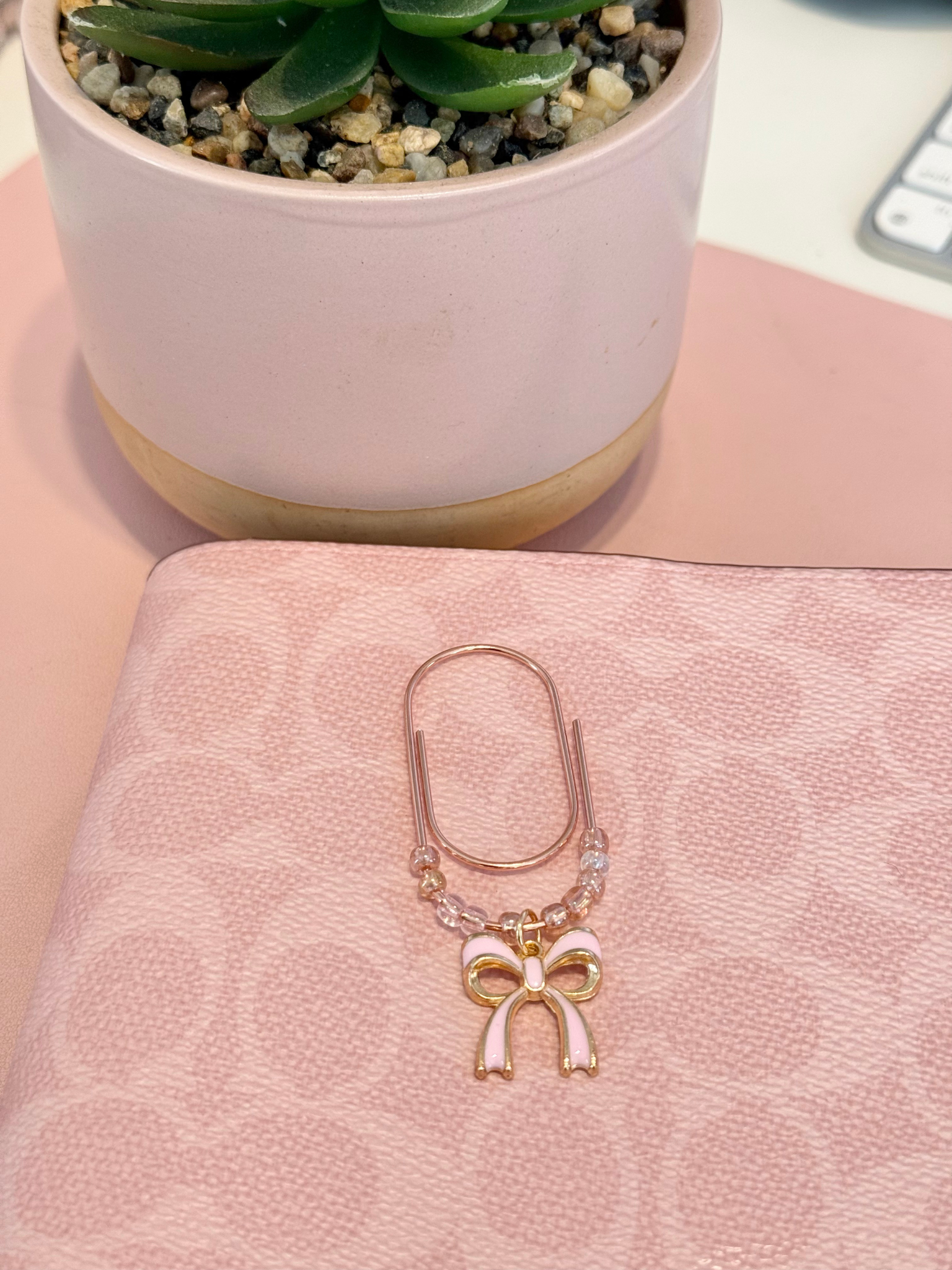 🎀 Golden Grace Bow Paperclip.png