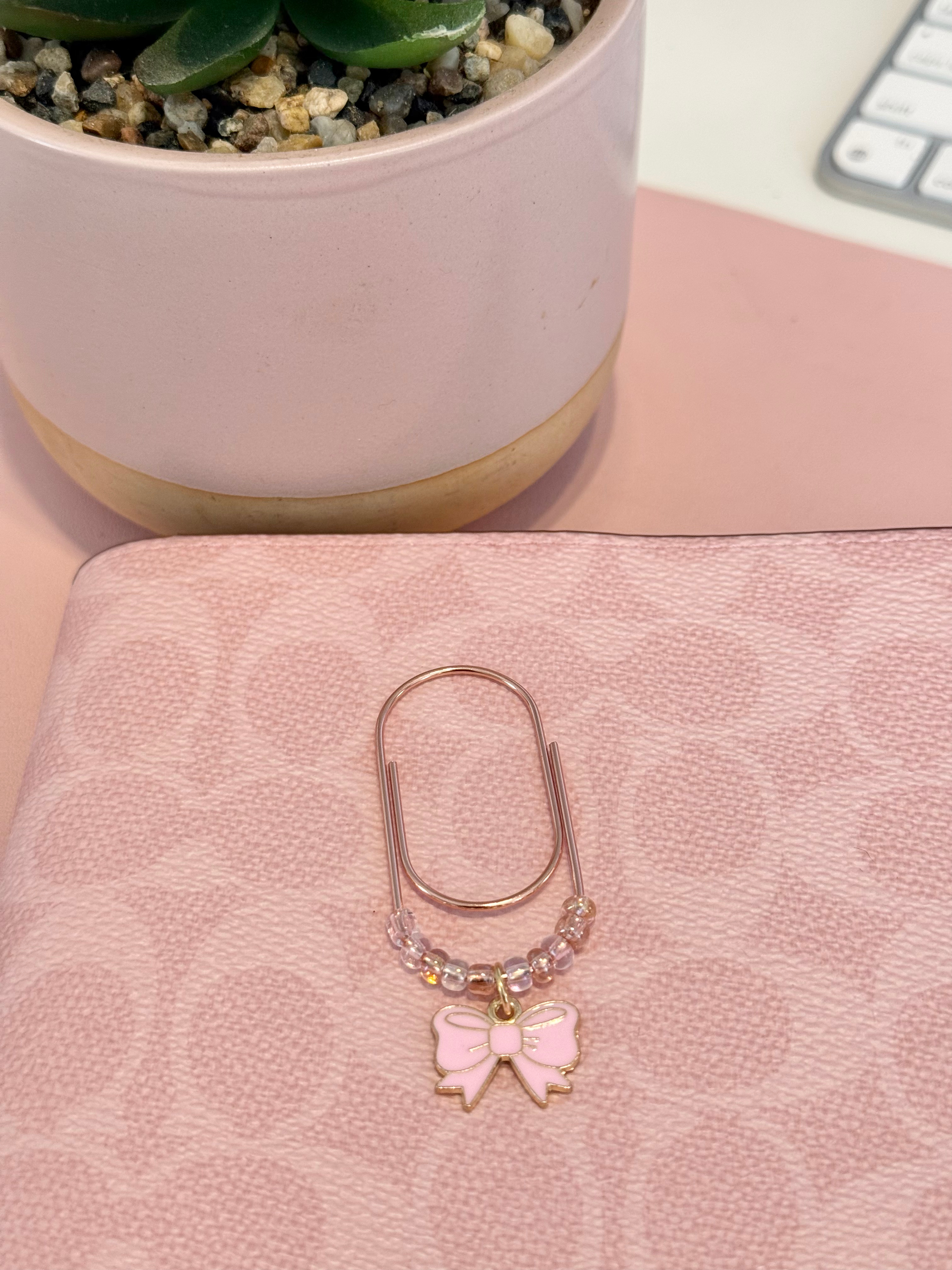 🎀 Blush Belle Bow Paperclip.png