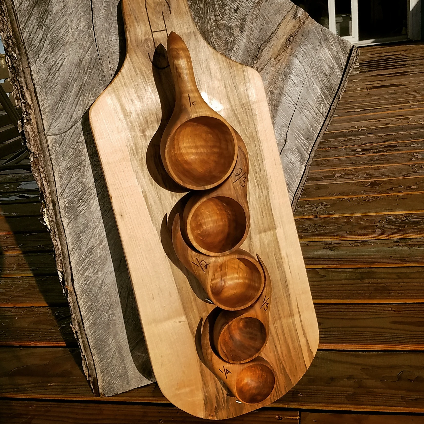 Vertically Hanging Curved Handle Measuring Cup Set