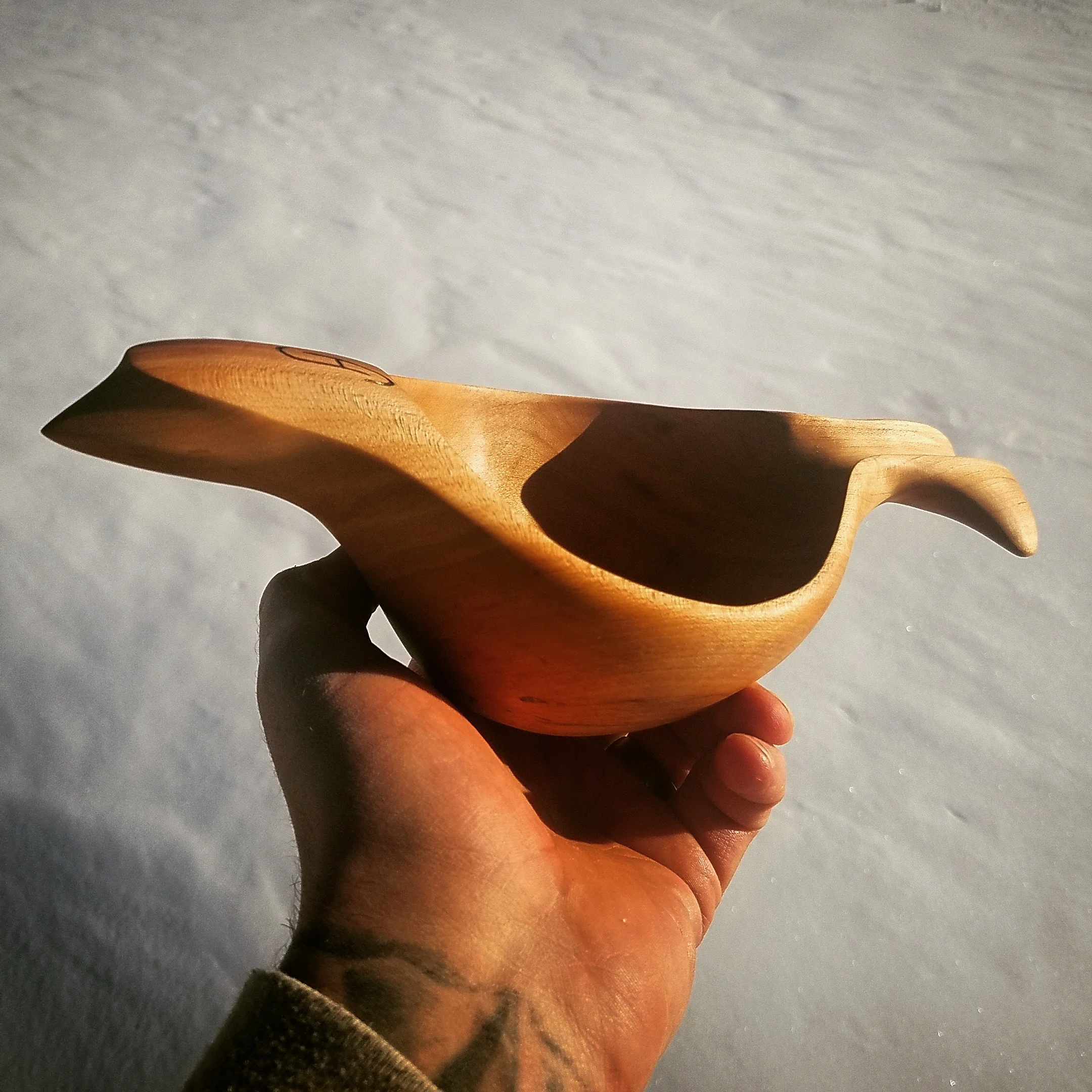 Maple Bird Bowl I have seen these done in the past, so I figured I would give it a shot, with my own twist. I made it large enough to be a soup bowl, yet small enough to drink from. I carved a trough through the tail, so you could drink from it, or finish off your soup liquids without slurping your spoon.