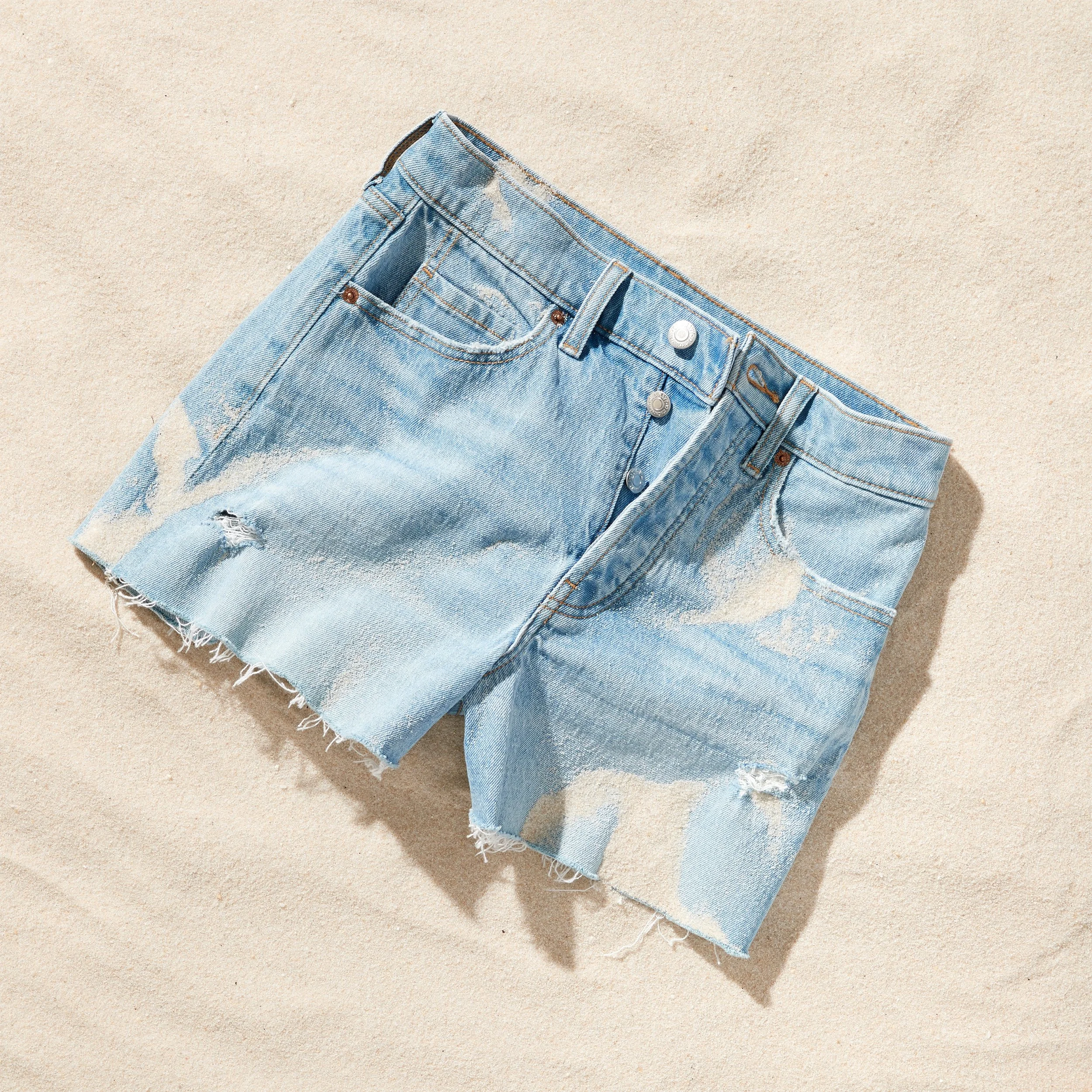 23SUM_M5028_MemorialDayWeekend_W_DenimShort.jpg