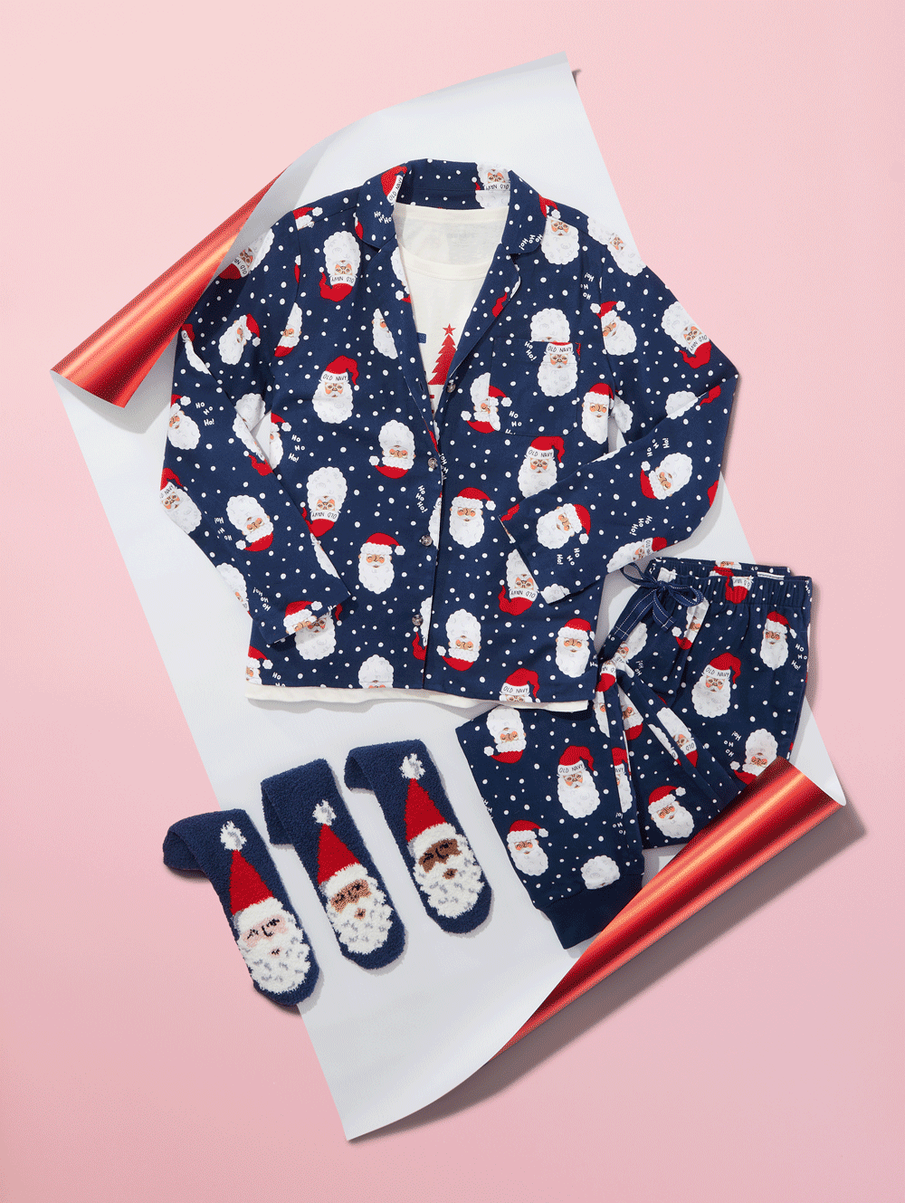 22HOL_M4044_S01574_JingleJammies_Santa.gif
