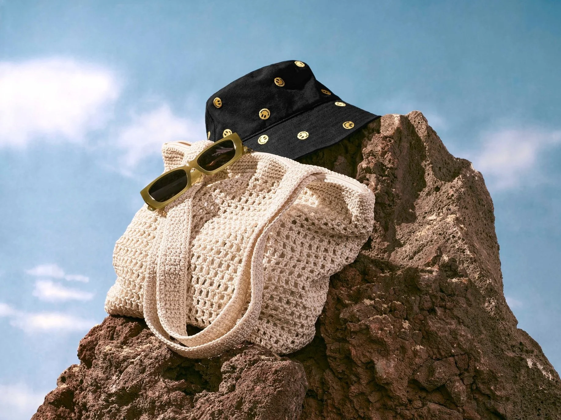 4168942-Summer-Swim-Fashion-ACC-Summer-Accessories-Wall-LD_0019.jpg