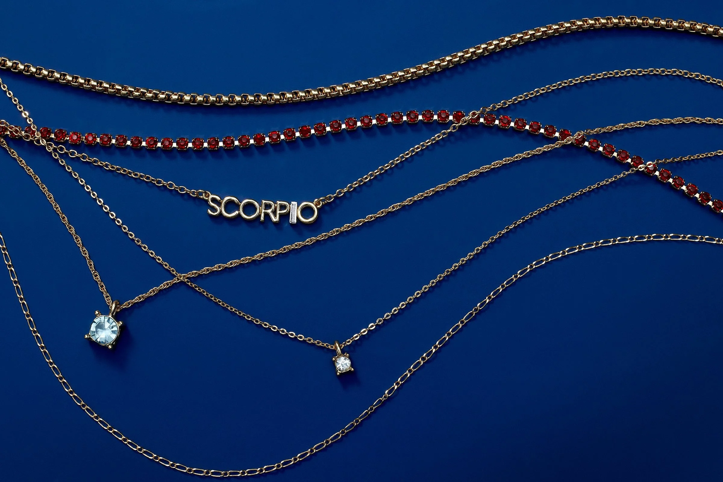 4942428-FY25-HOLIDAY-GIFTING-Best-of-Jewelry-Apparel-LD-V3-1017-HERO_b_R300.jpg