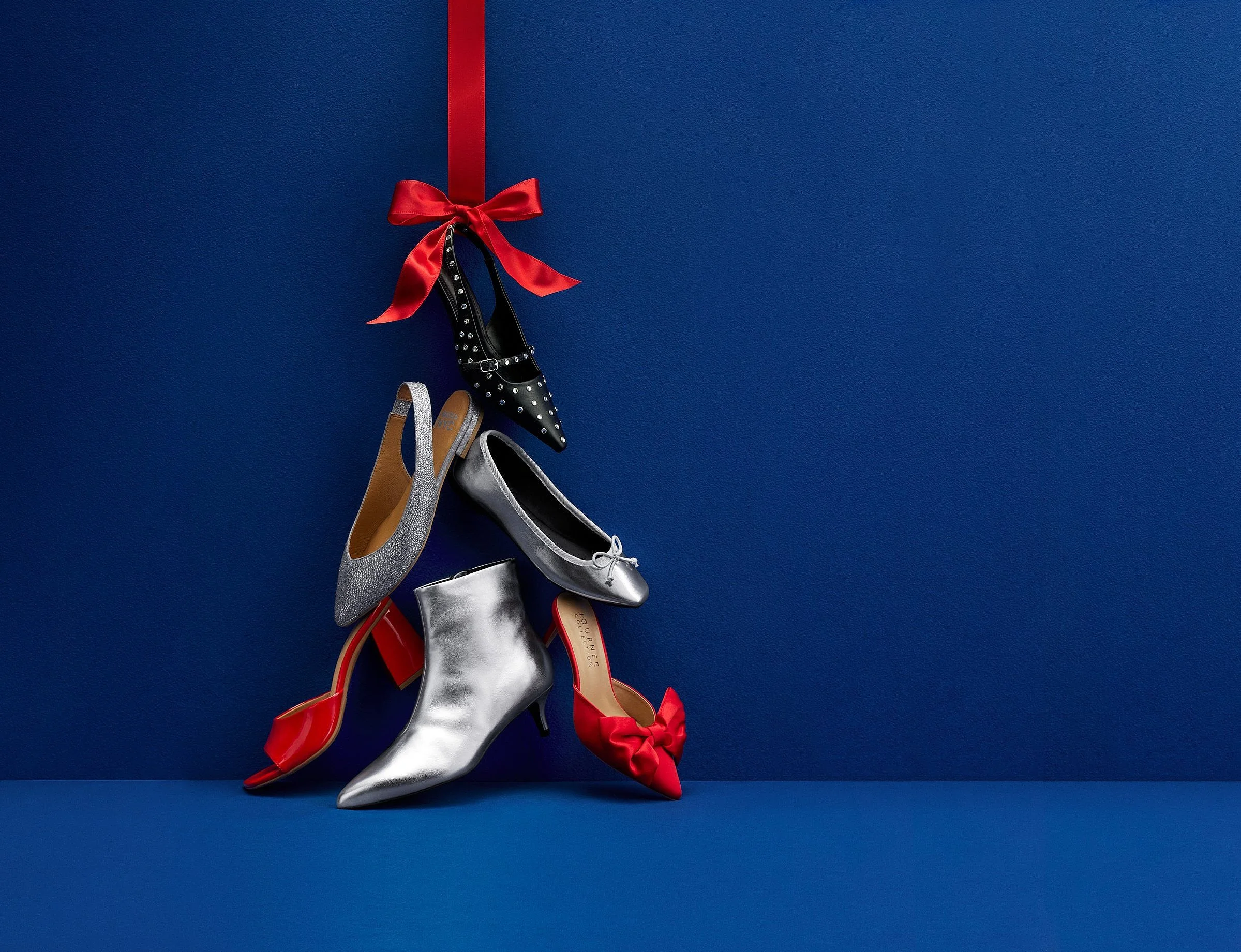 4942555-FY25-HOLIDAY-OUTFITTING-WMNS-Shoes-Option-1-Tree-Apparel-LD-V1-0269_c_R300.jpg