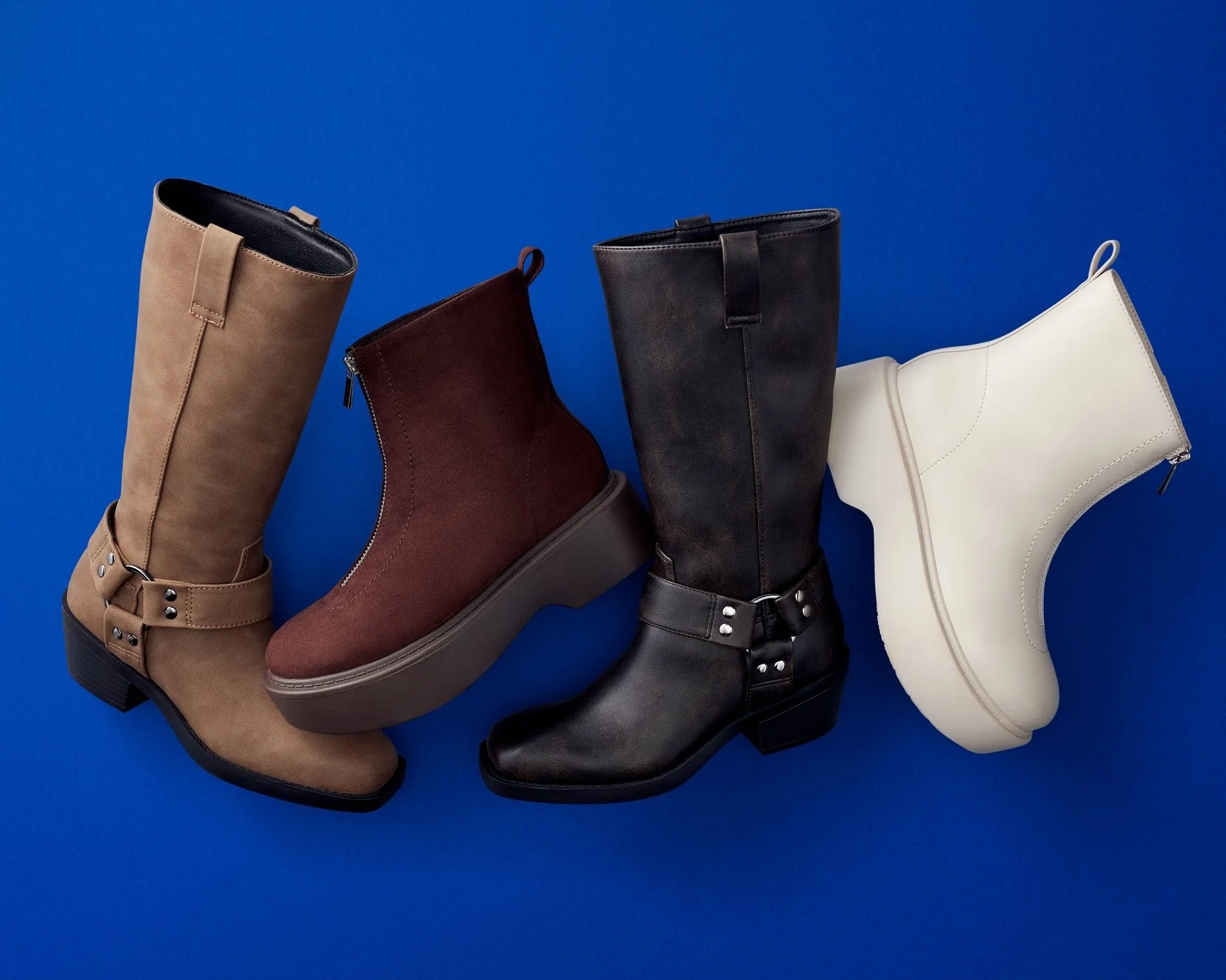 4905164-FY25-HOLIDAY-DEALS-AE1-WMNS-Boots-40off-Apparel-LD-V1-0445-HERO_b_COBALT_sRGB150.jpg