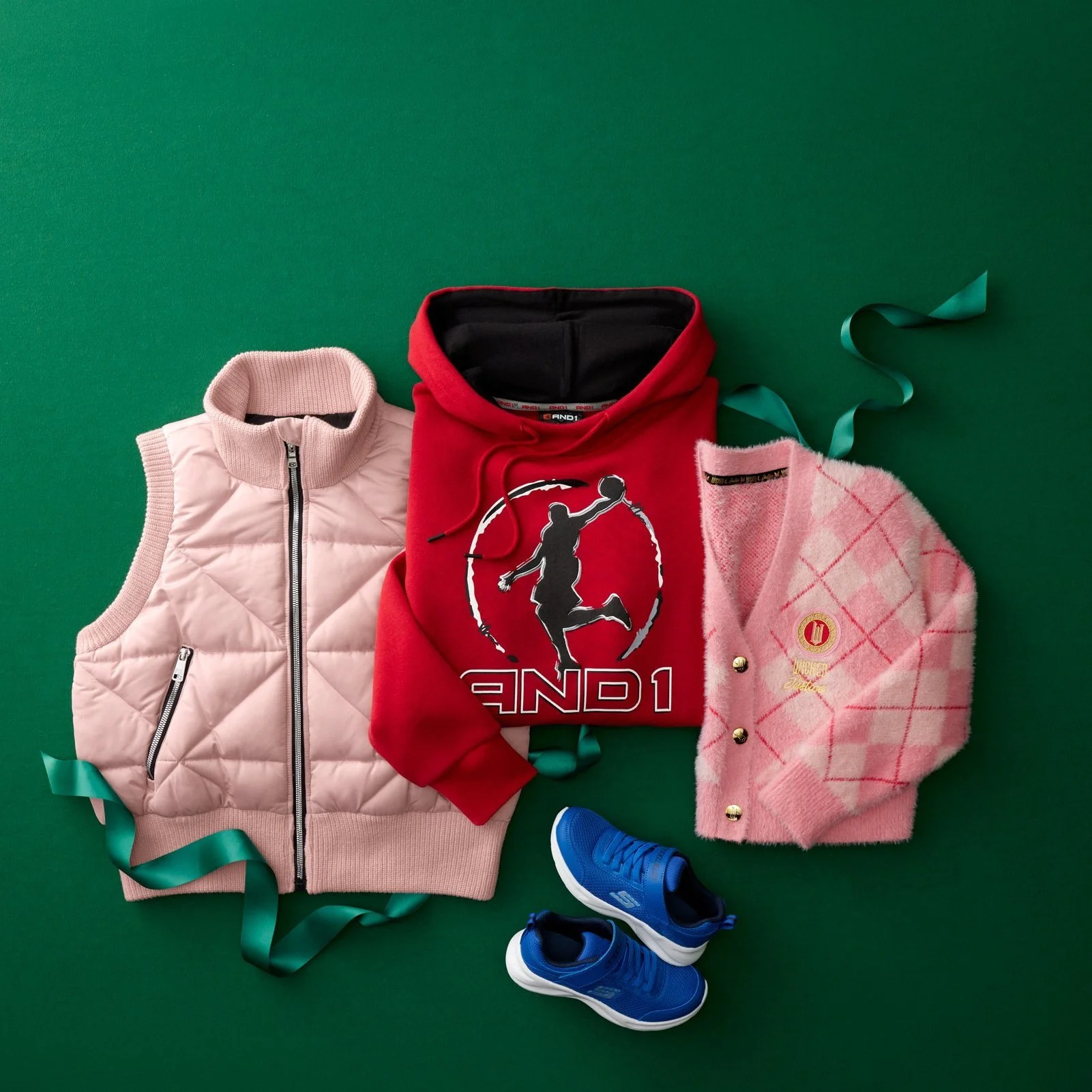 4942428-FY25-HOLIDAY-GIFTING-Best-of-Gifts-WMK-Apparel-LD-V3-0957_b_R300.jpg