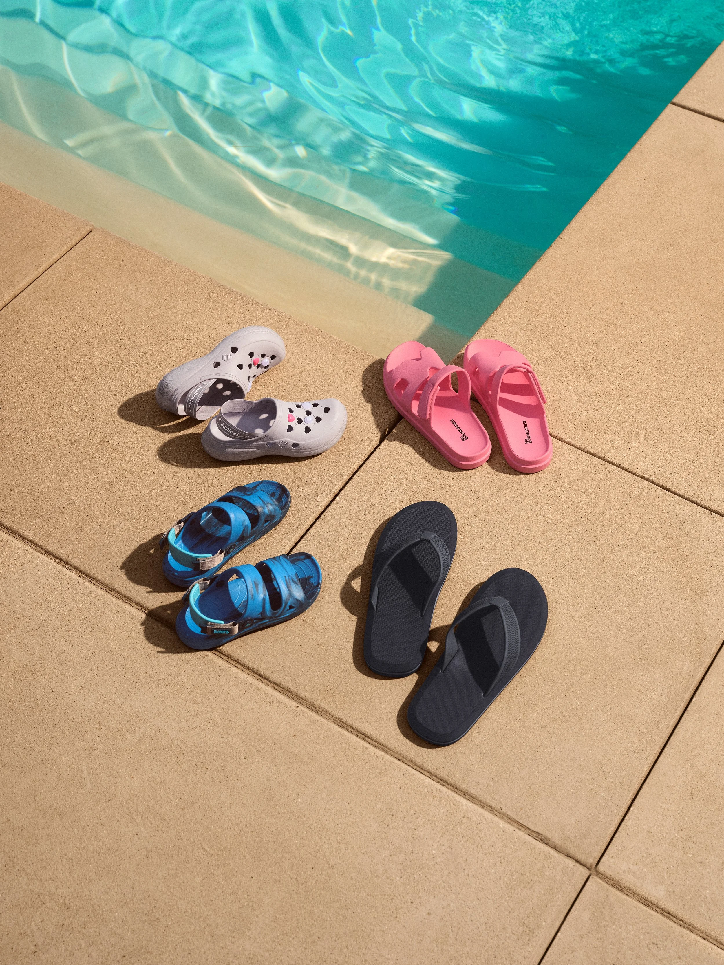 5122169-FY25-SWIM--GROUP-Beach-Season-Shoes-Apparel-LD_000028_b_sRGB_150DPI_Final.jpg