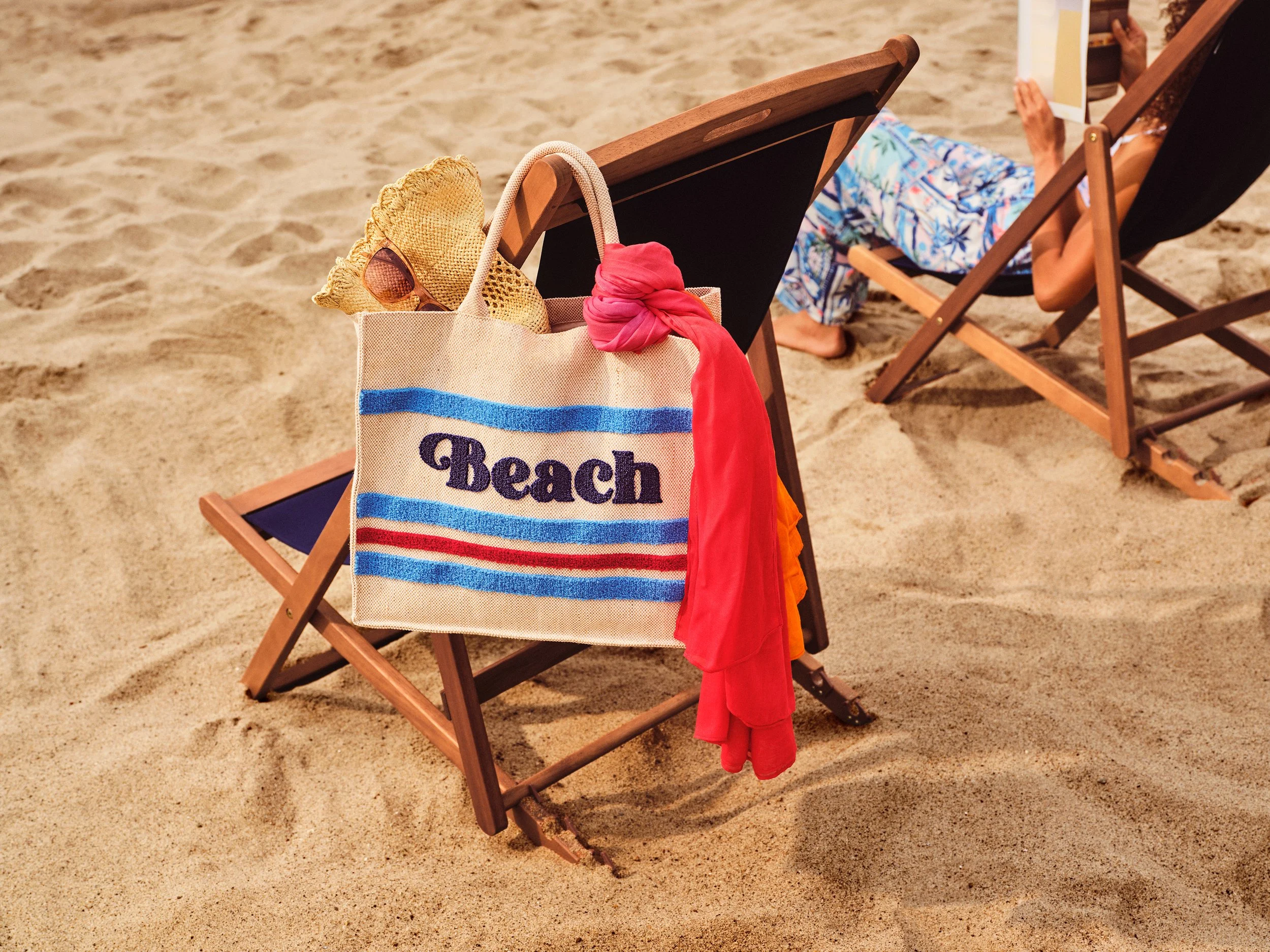 5122169-FY25-SWIM--WOMEN---Spring-Break-Mixed-Accessories-Apparel-LD_003972_d_sRGB_150DPI_Final.jpg