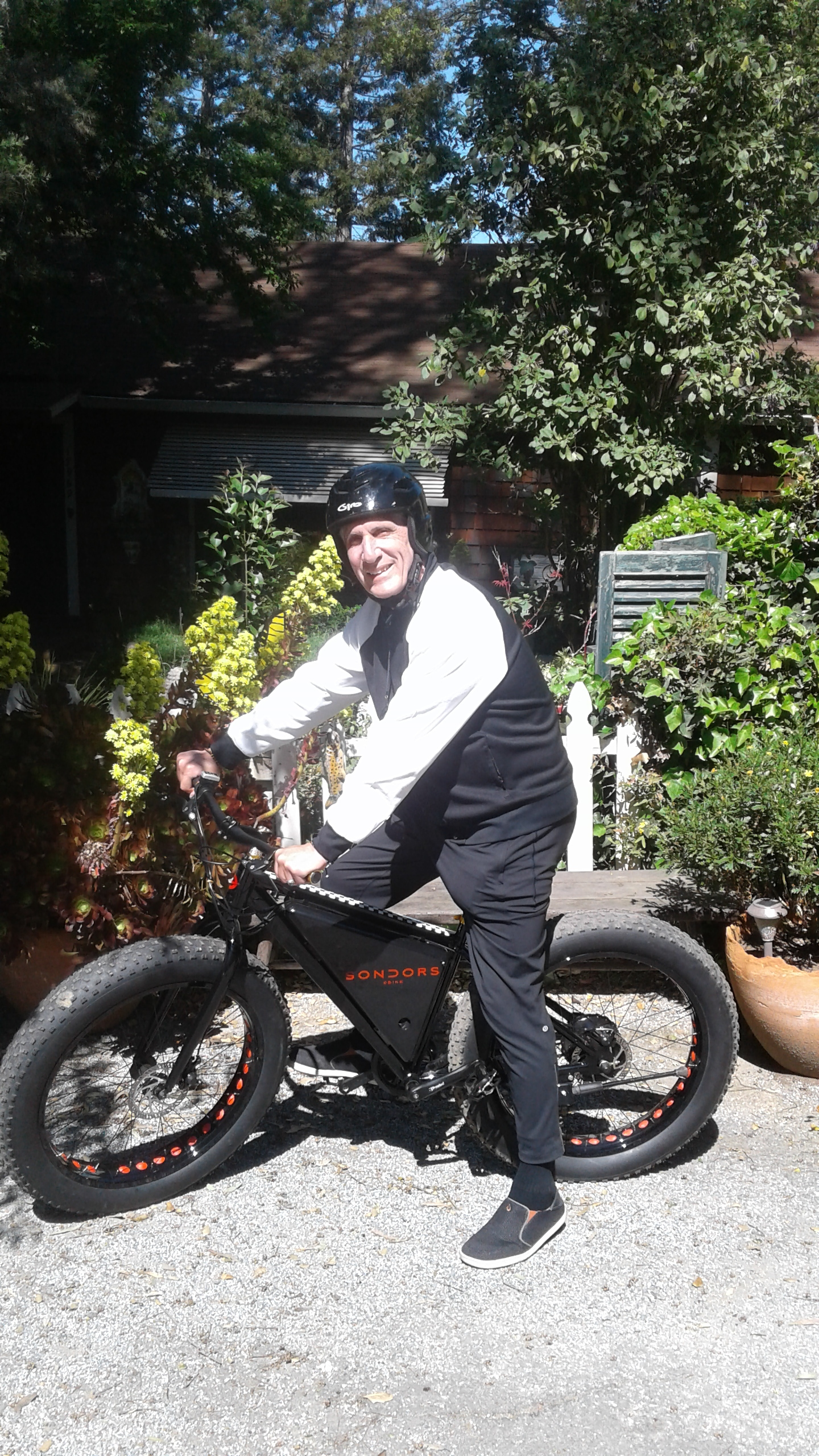 Me on Sondor's E-Bike 2.jpg