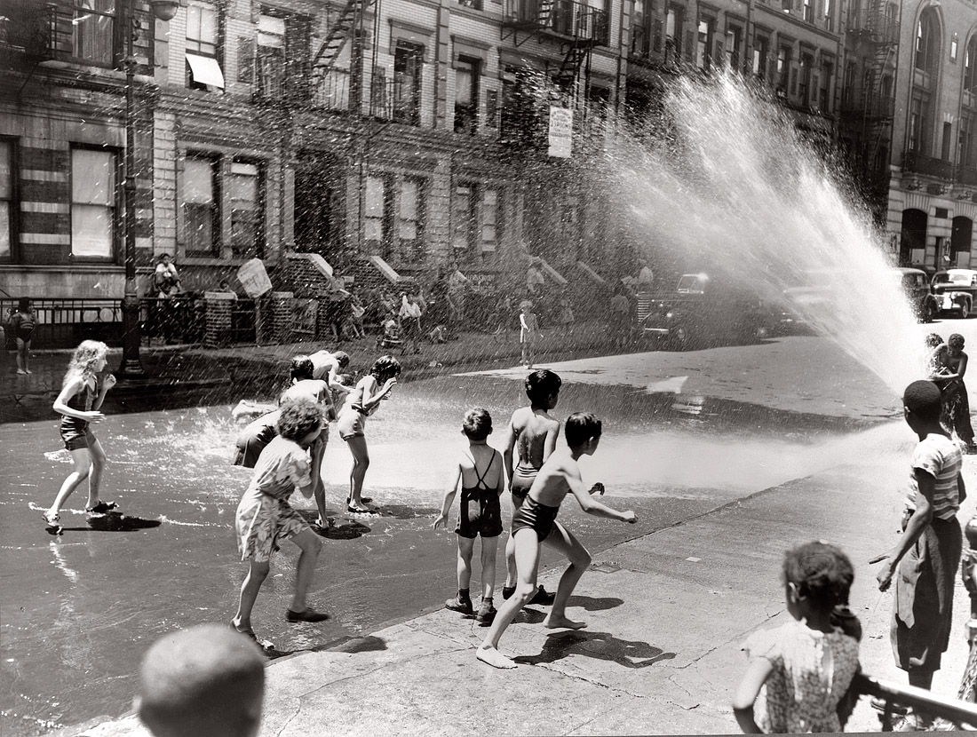 KIds cooling off Fire Hydrant i0jubY9.jpg