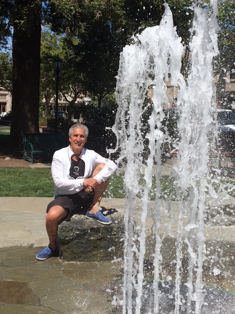 Squirting Fountain & Me in LG_1269.JPG