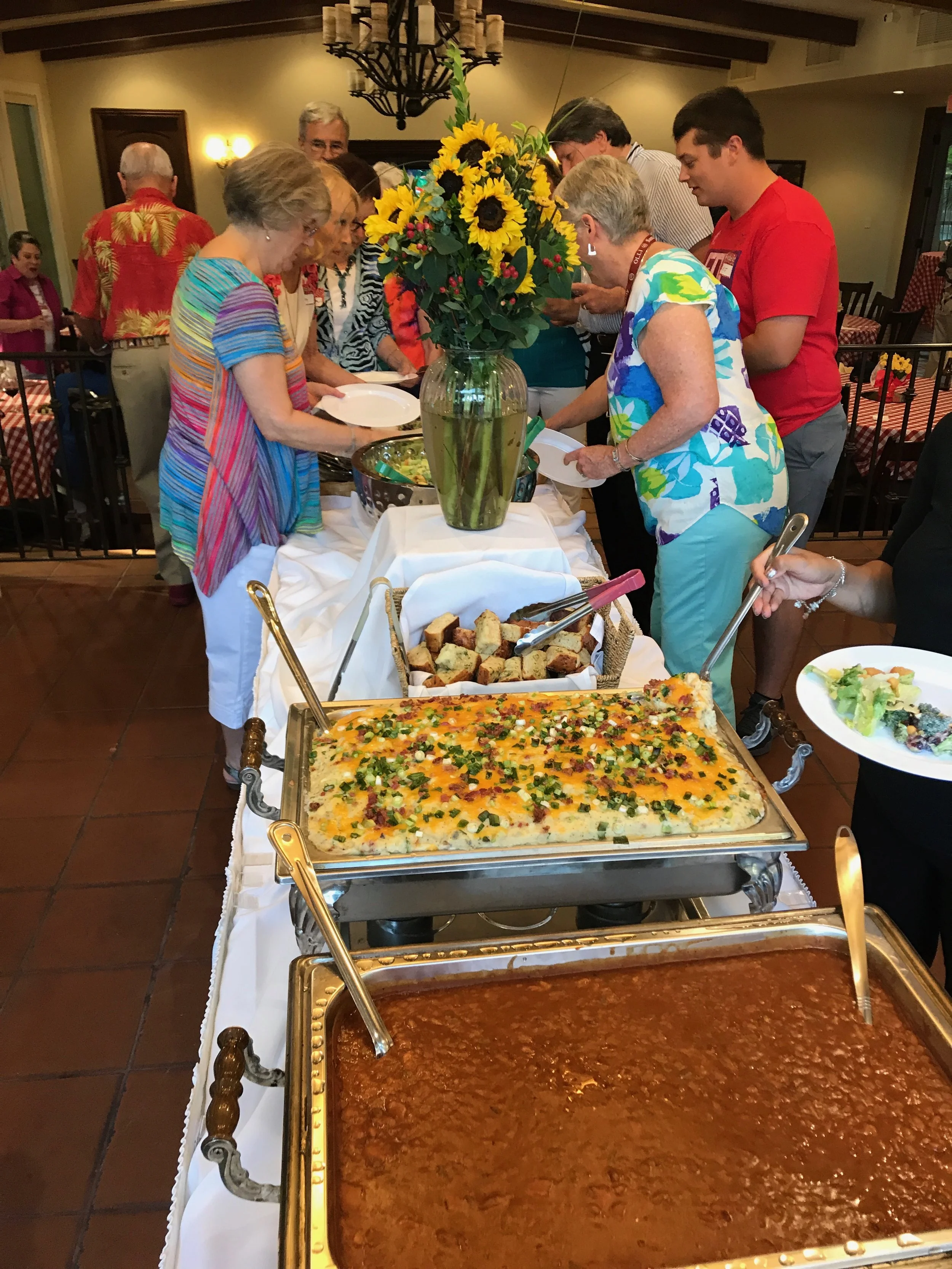 Buffet Table 1 IMG_1064.jpg *.jpg