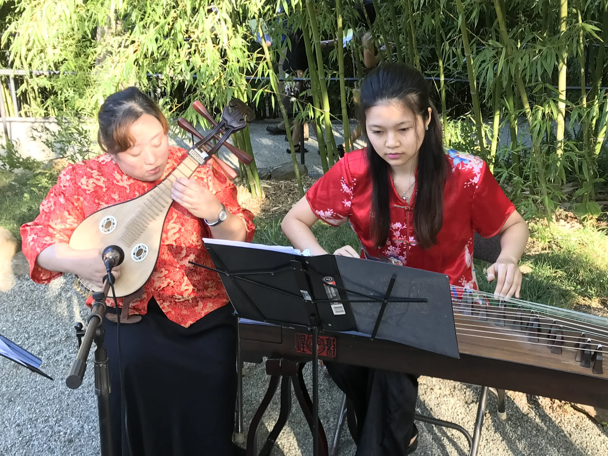 Musicians Emily and Emma Lin .JPG*.JPG