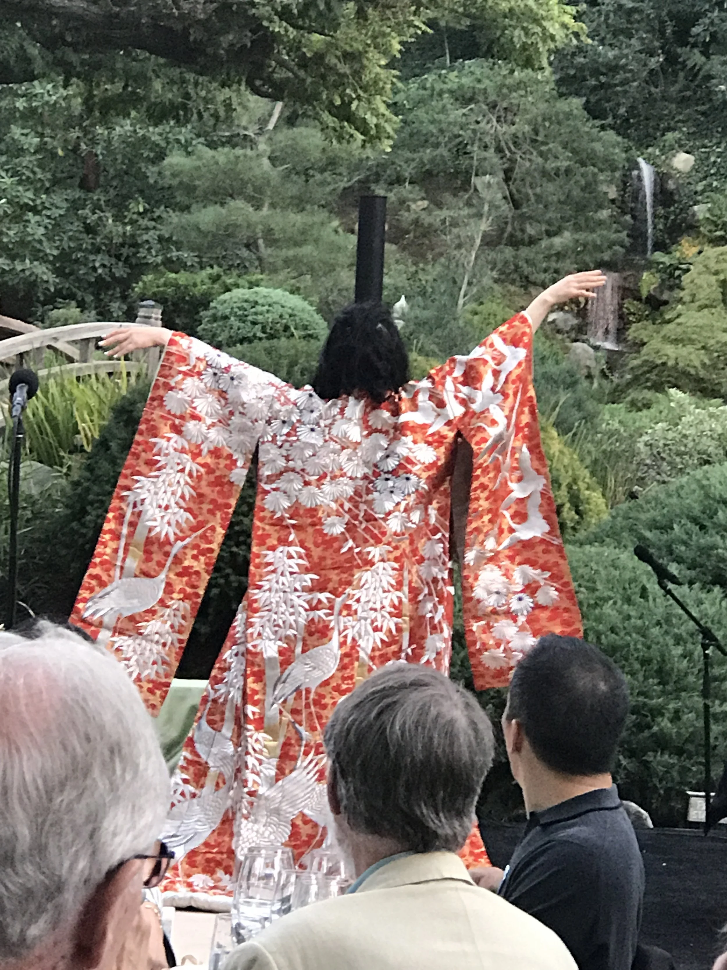 Soprano Keiko in fancy cloak.JPG*.JPG