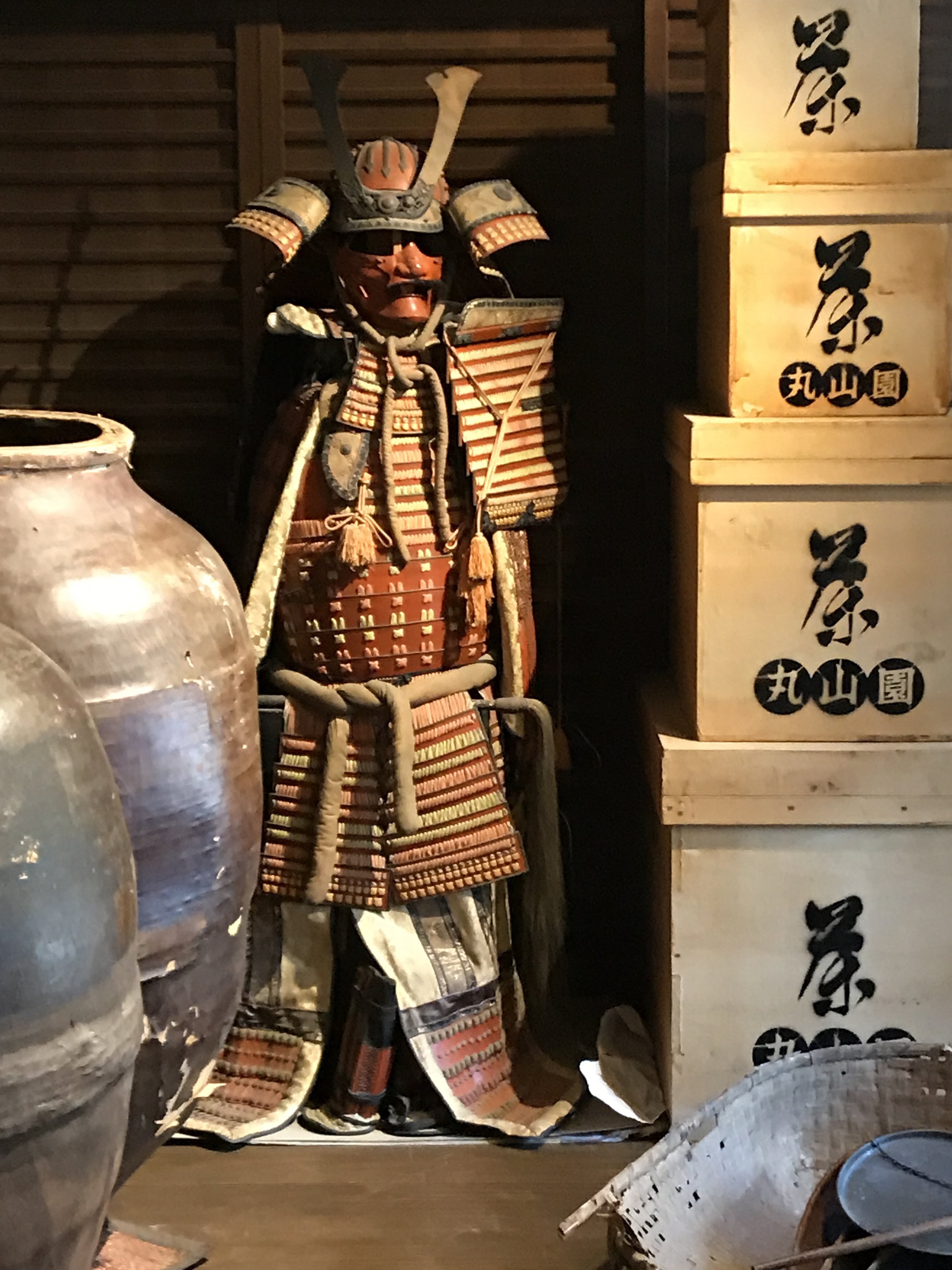 Japanese Soldier & large cistern vaes.JPG