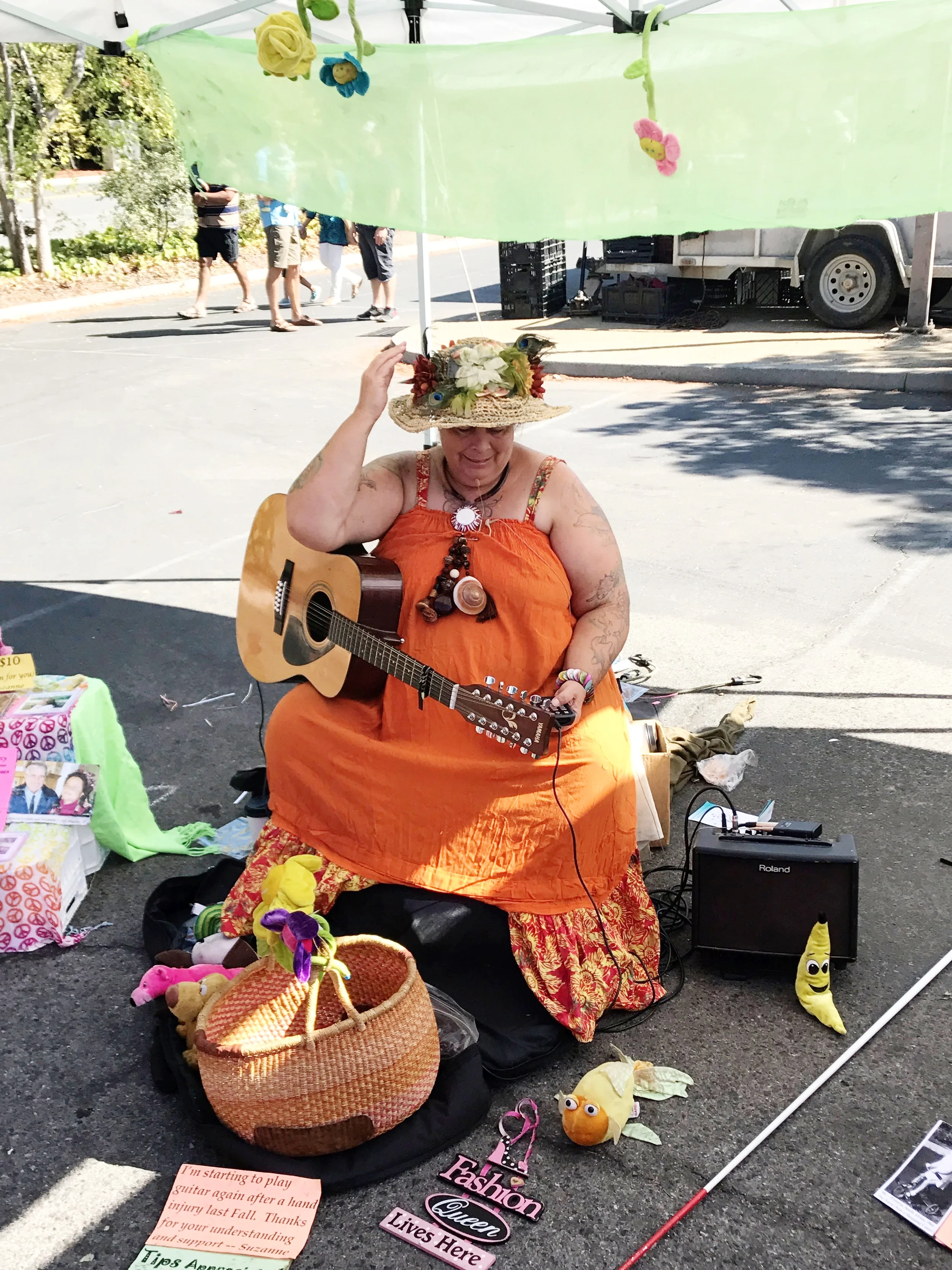 Big Singer in Orange IMG_2295.jpg