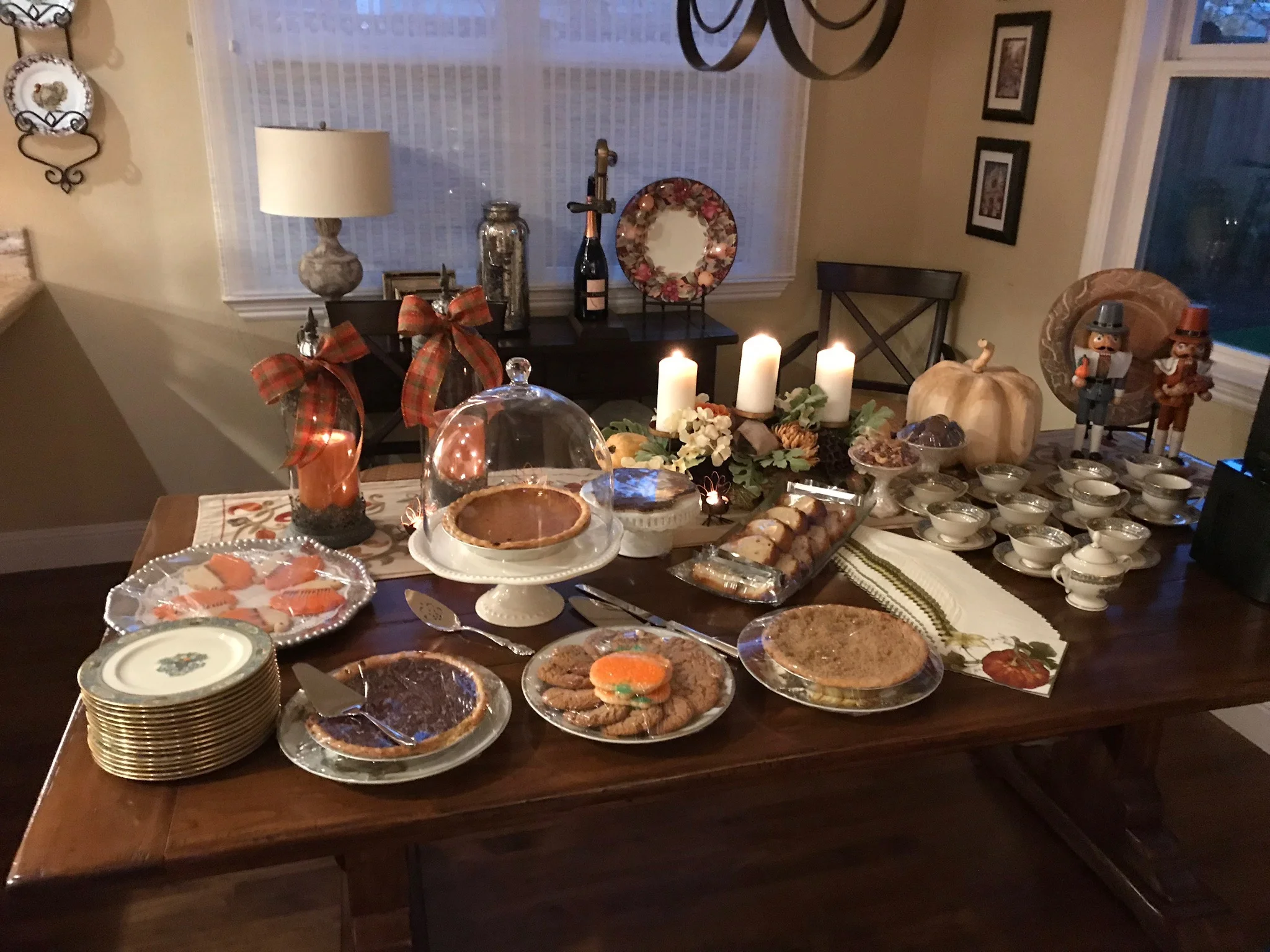 Dessert table .jpg 10*.jpg