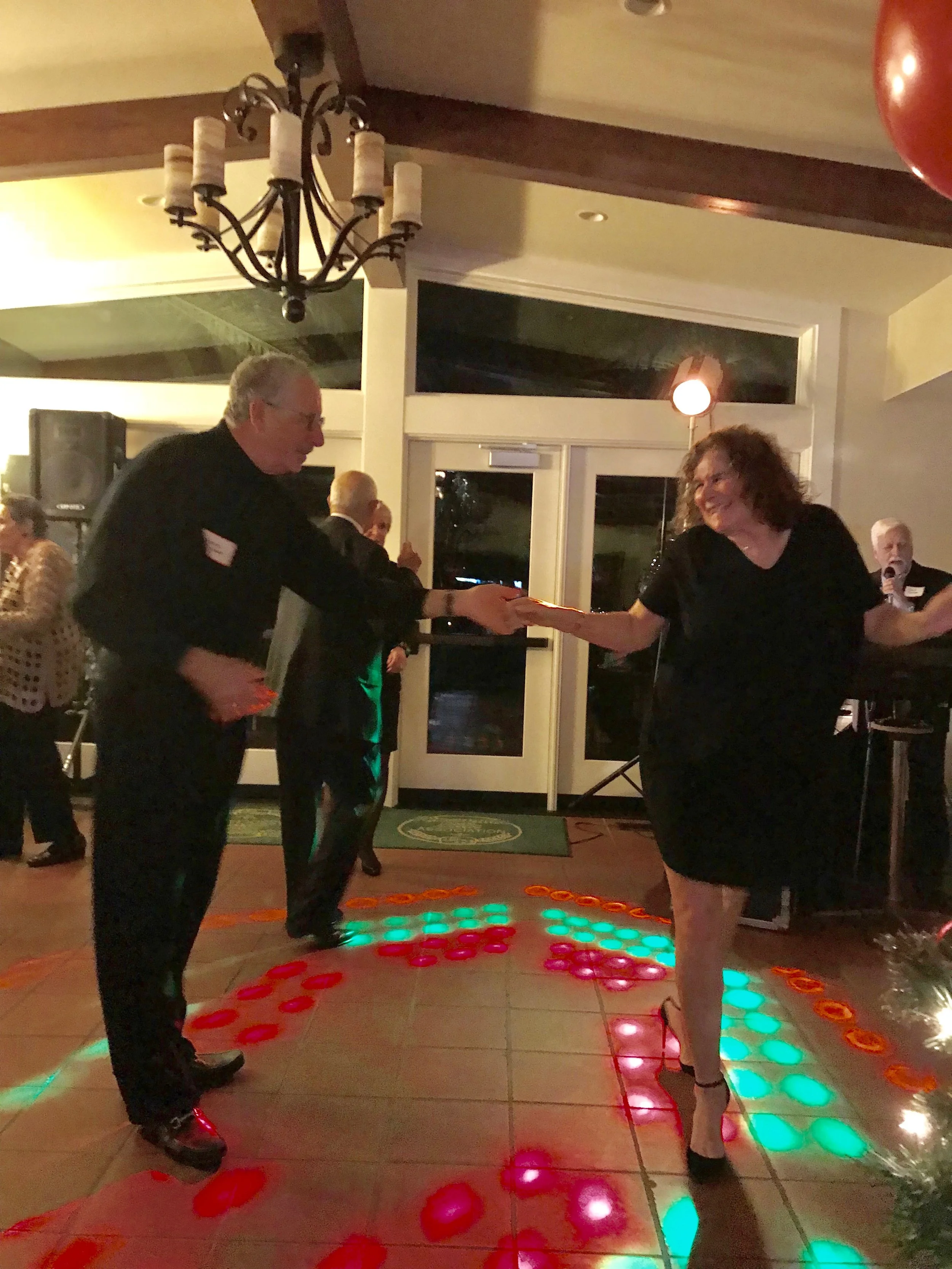 Marleen & Mark Dancing.jpg