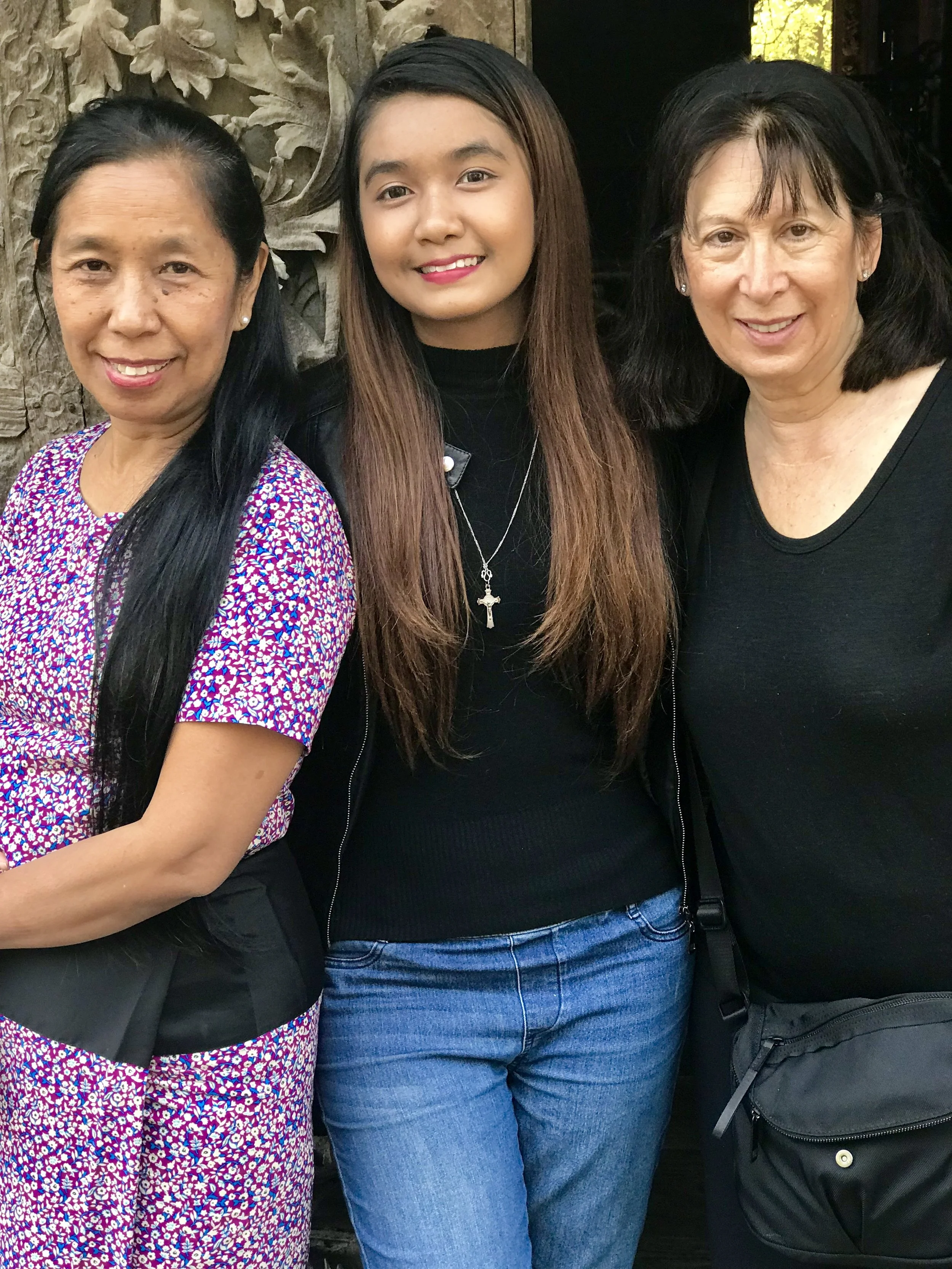 Maybelle,Michelle and Ceil in doorway of GPM.jpg*.jpg