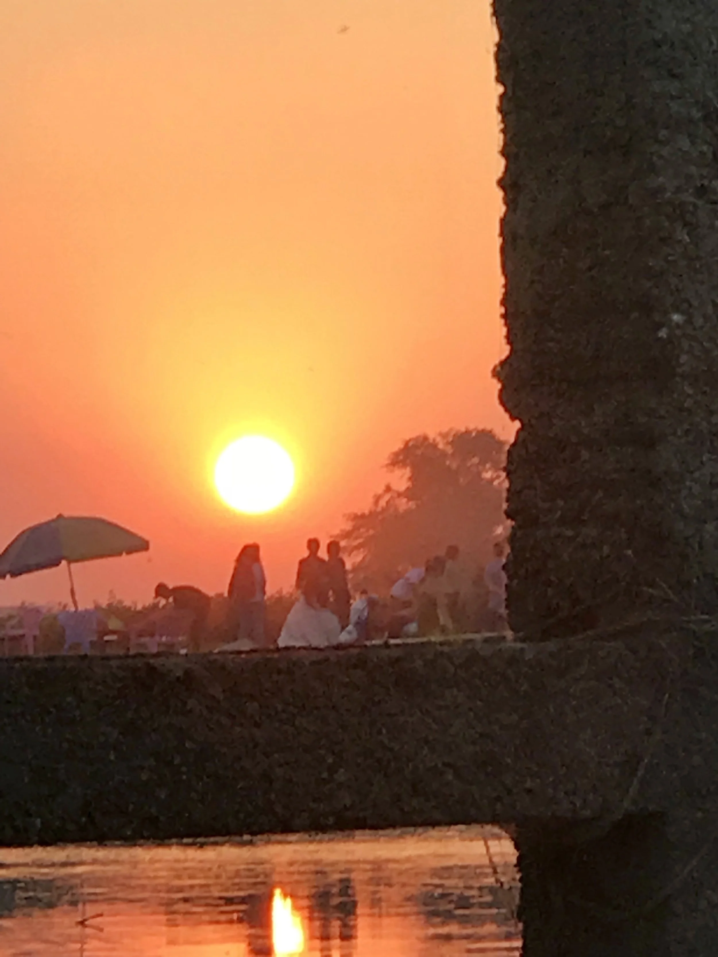 Full sunset w fa family in the backdrop.jpg*.jpg